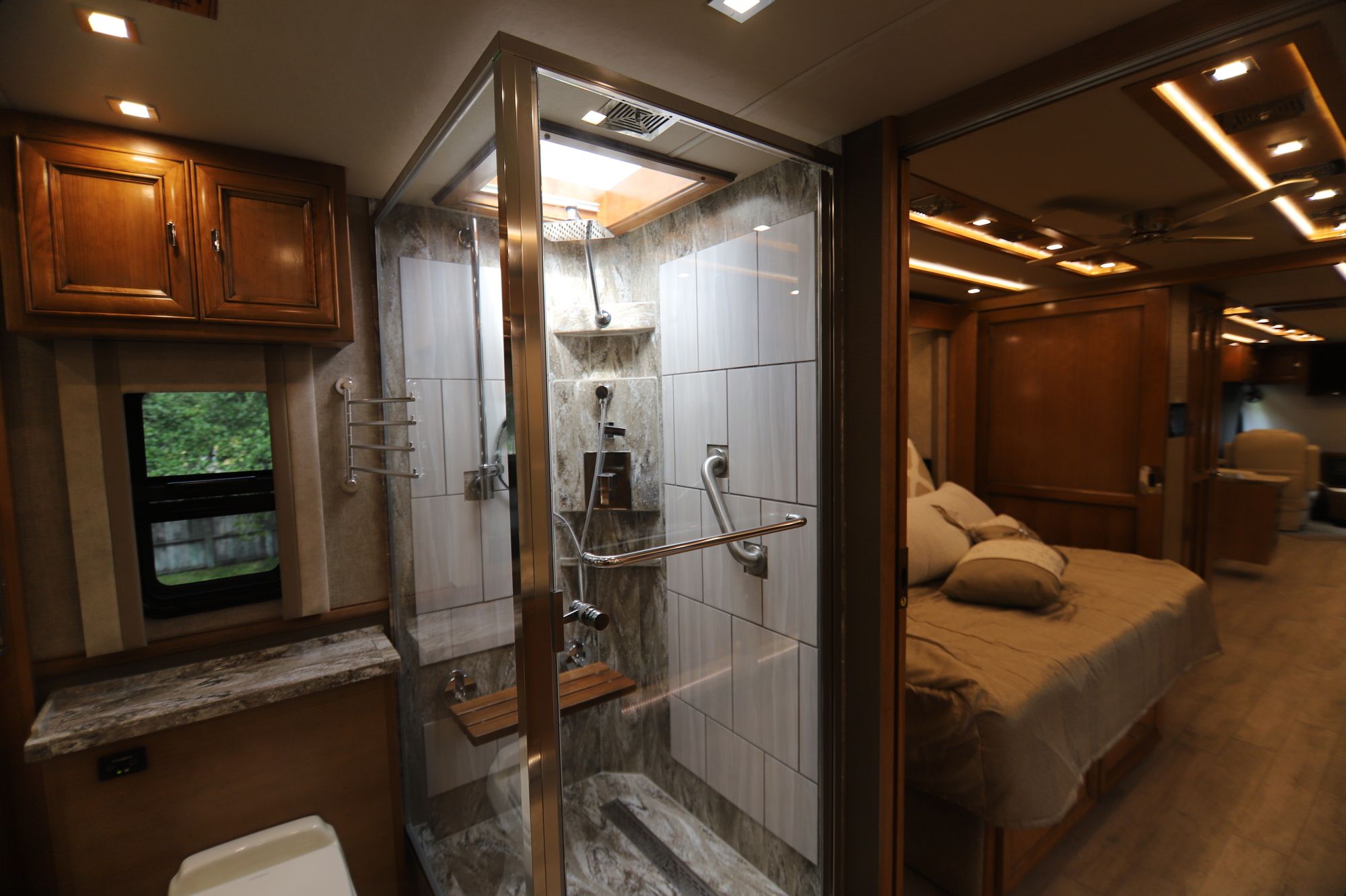 New 2019 Tiffin Motor Homes Allegro Bus 40IP Class A  For Sale