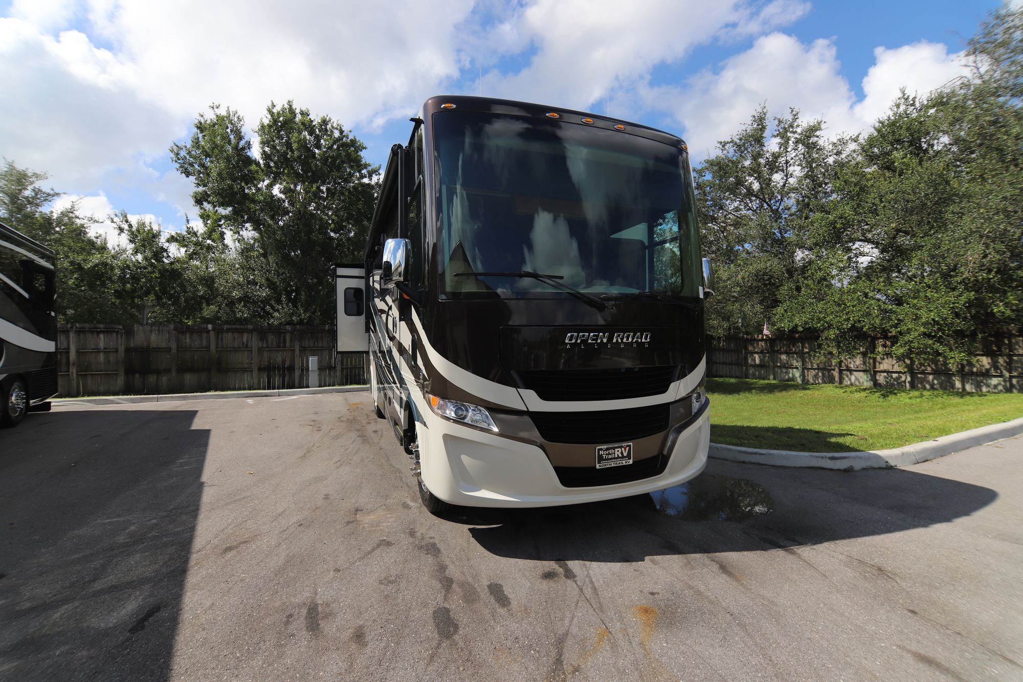 New 2019 Tiffin Motor Homes Allegro 32SA Class A  For Sale