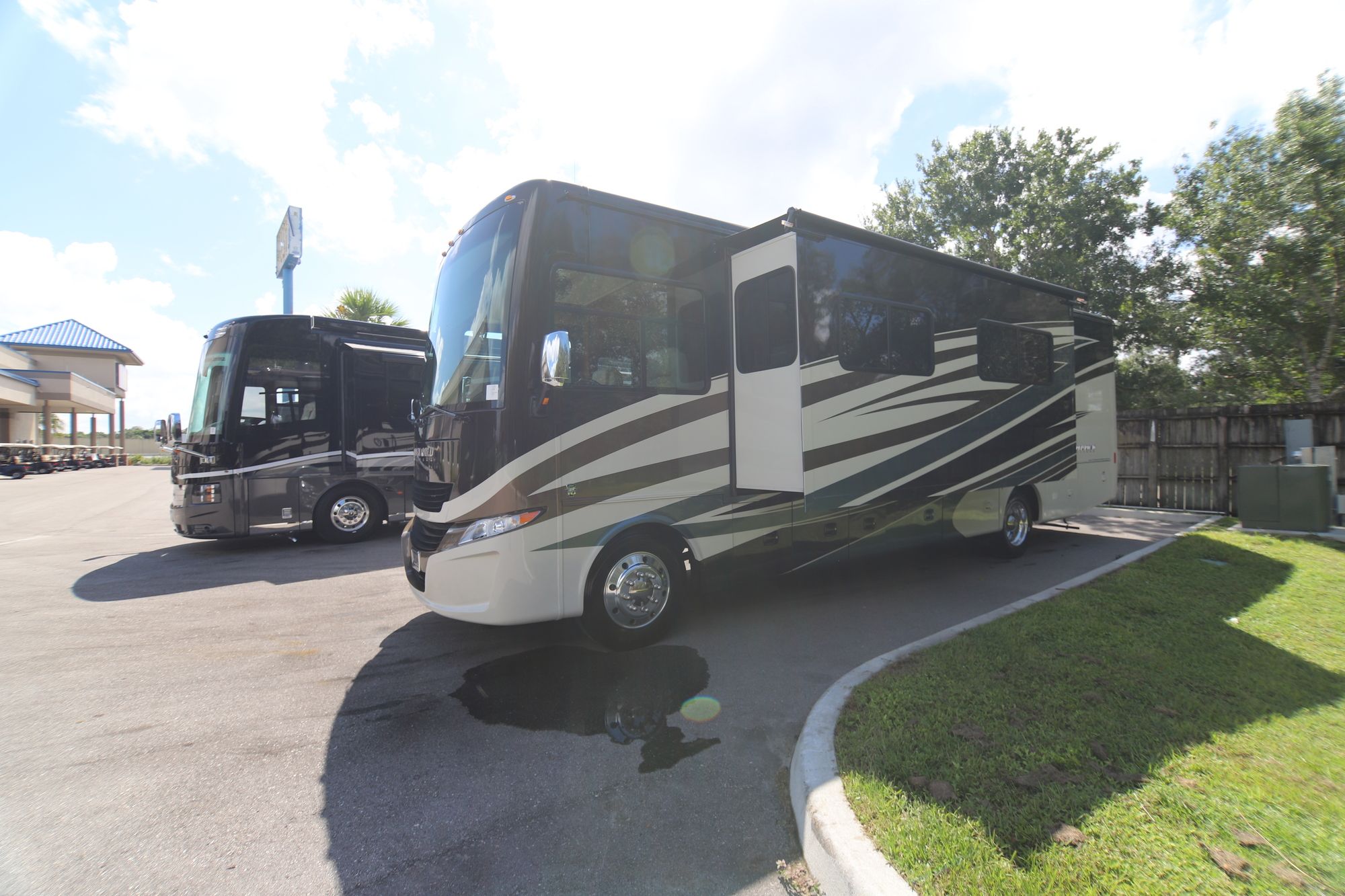 New 2019 Tiffin Motor Homes Allegro 32SA Class A  For Sale