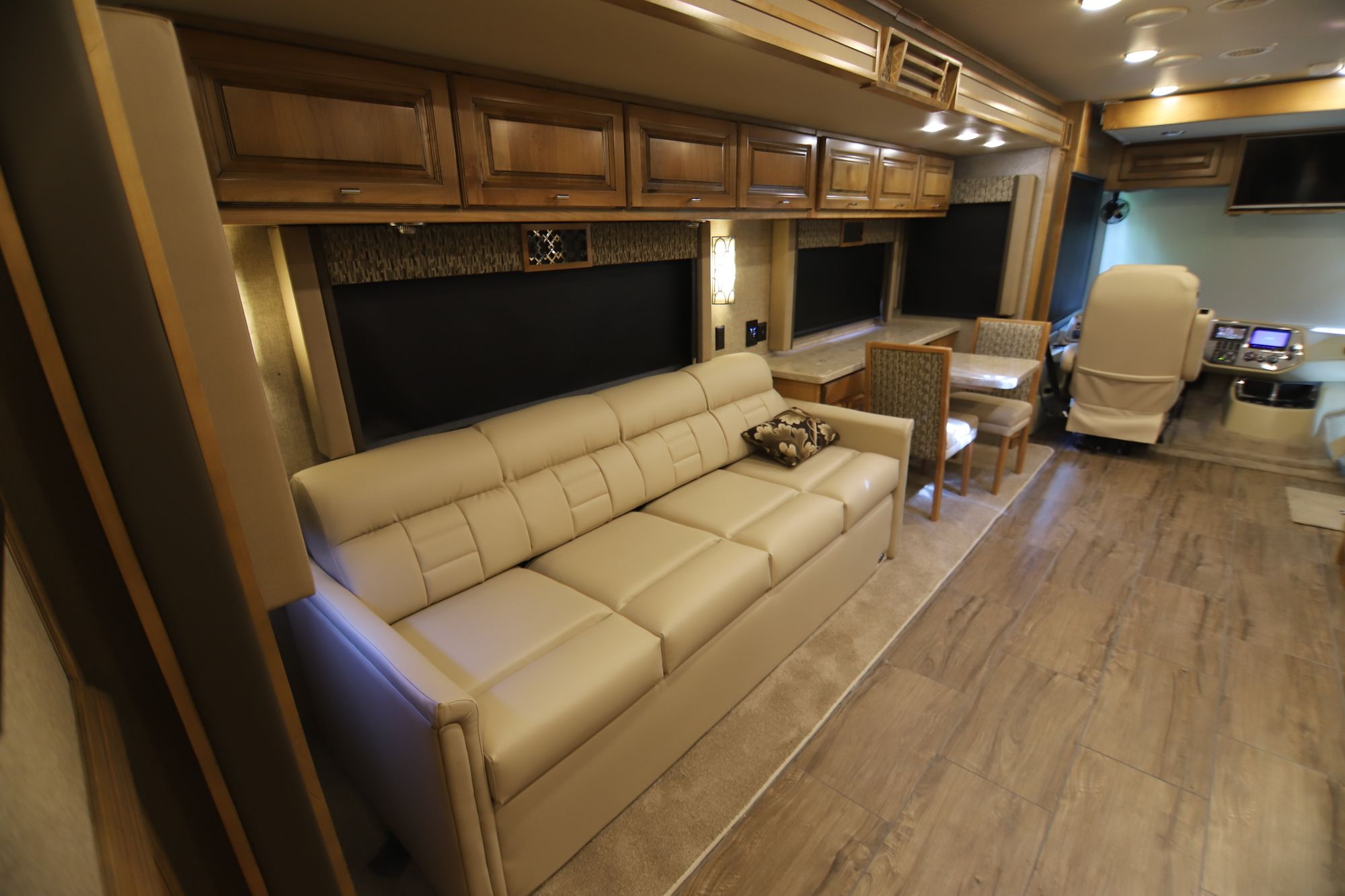 New 2019 Tiffin Motor Homes Allegro 32SA Class A  For Sale