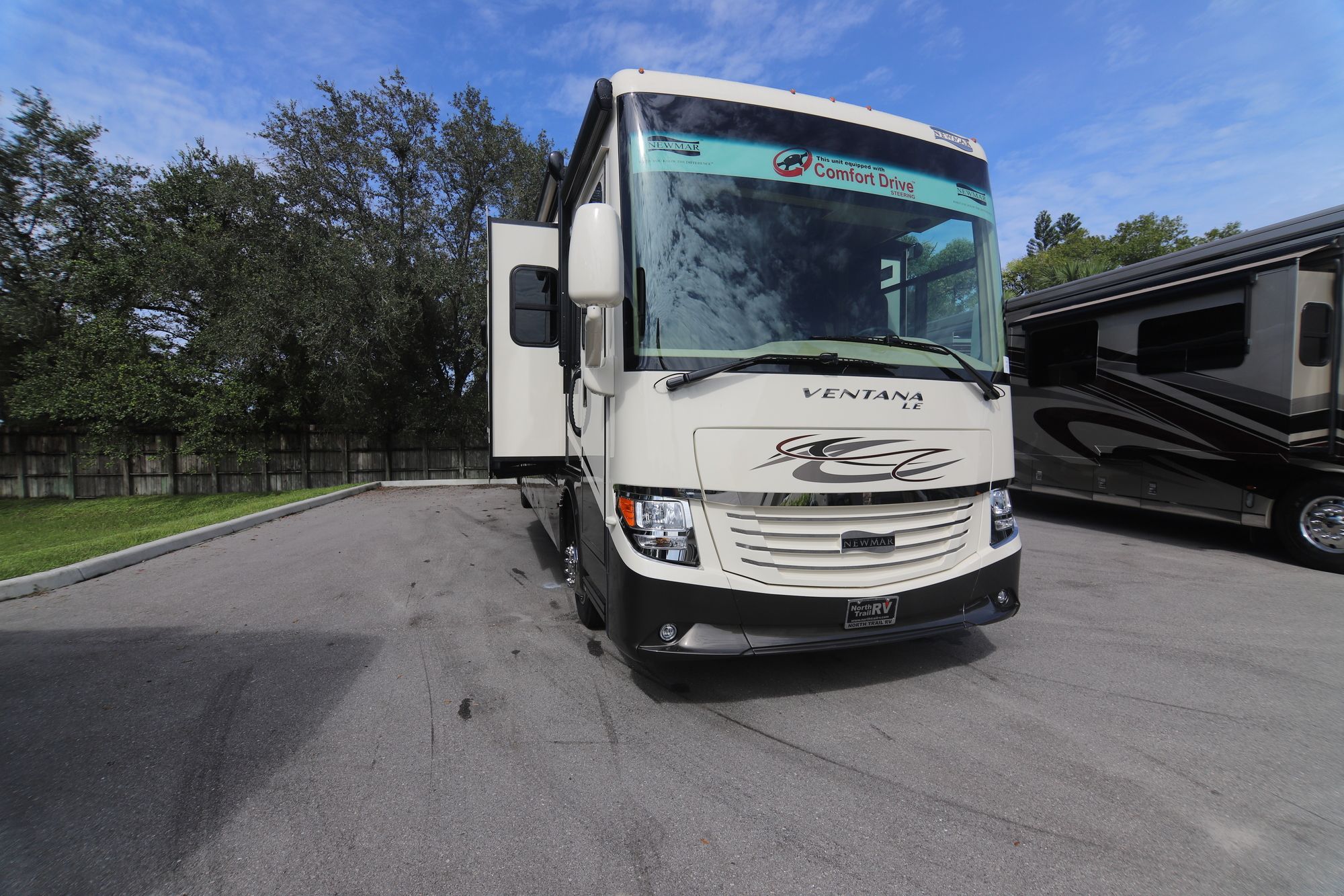 New 2019 Newmar Ventana Le 4002 Class A  For Sale