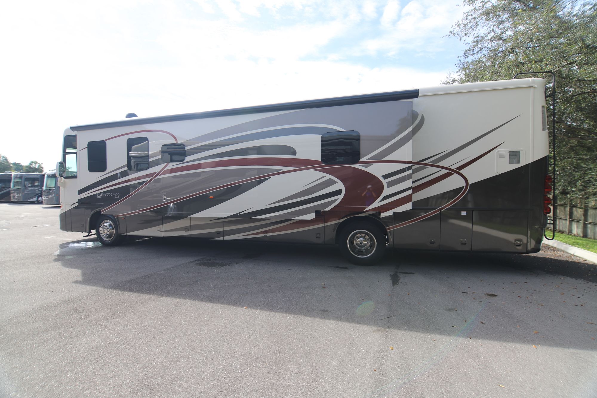 New 2019 Newmar Ventana Le 4002 Class A  For Sale