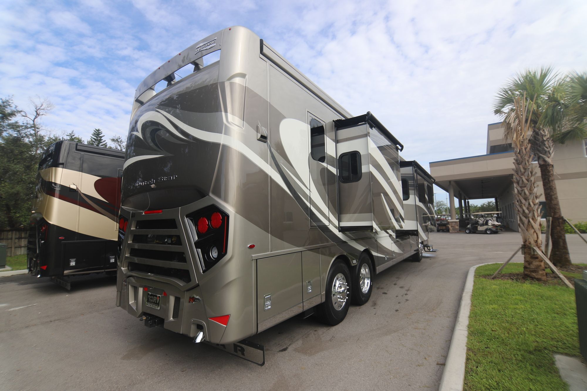 New 2019 Newmar Dutch Star 4002 Class A  For Sale