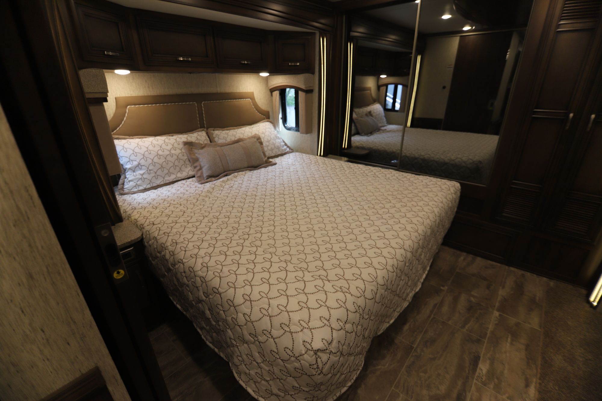 2019 Newmar Ventana Le BUNKS 11583