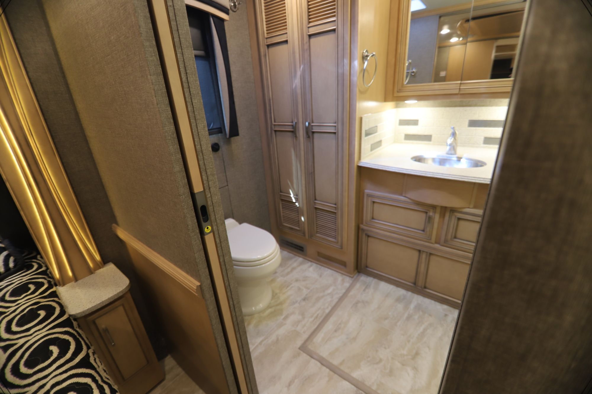 New 2019 Newmar Ventana Le 4002 Class A  For Sale