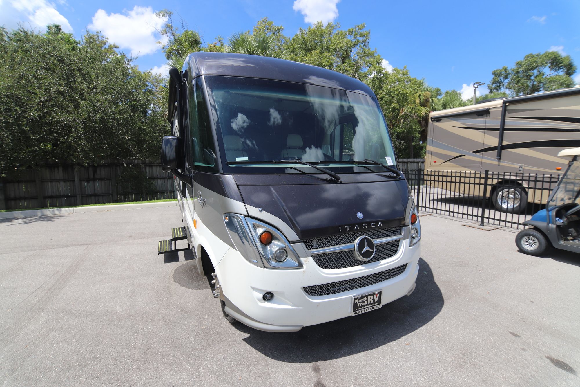 Used 2015 Itasca Reyo 25T Class A  For Sale