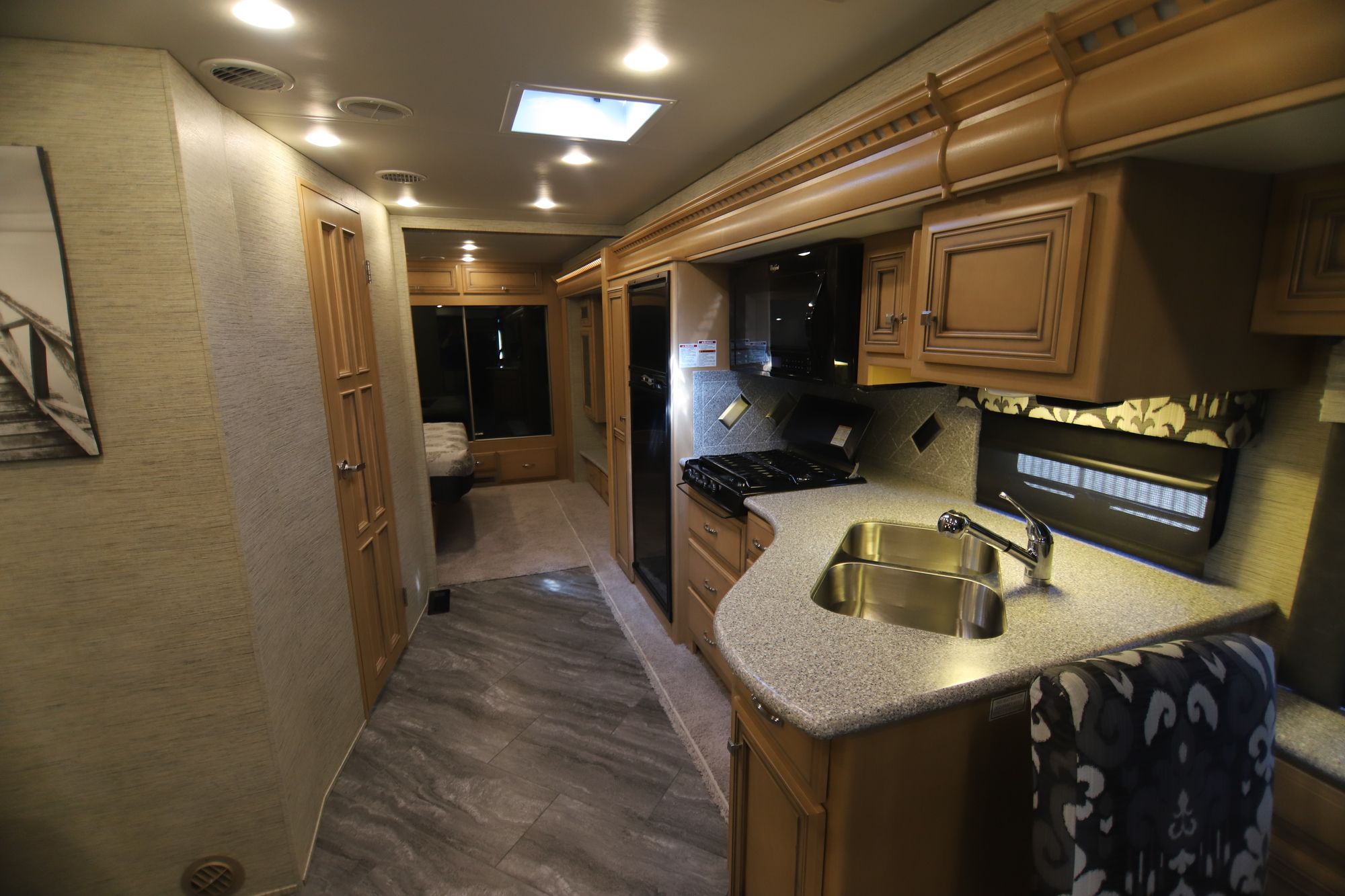 Used 2017 Newmar Bay Star 3333 Class A  For Sale