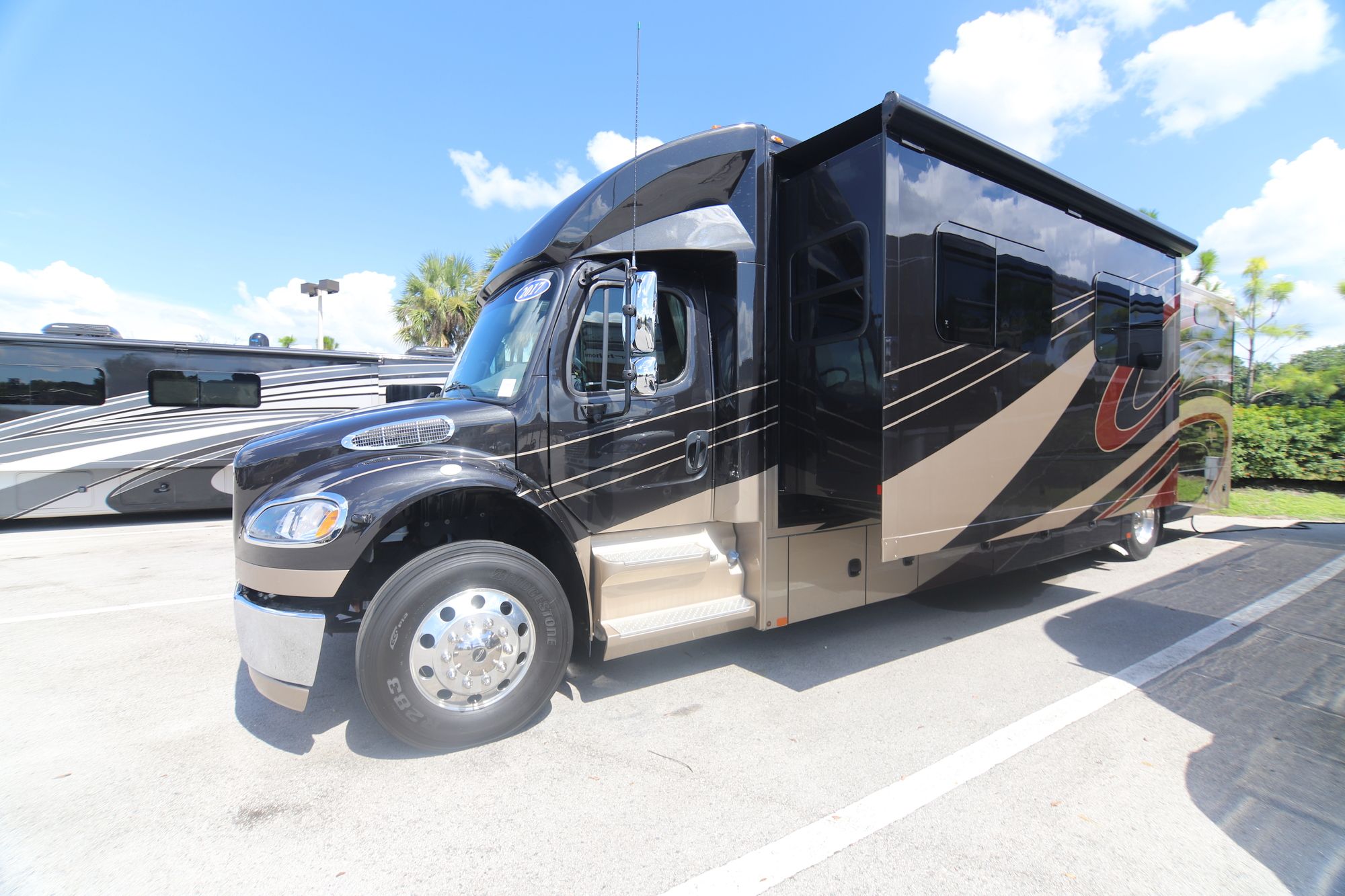 Used 2017 Renegade Rv Verona 40VBH Super C  For Sale