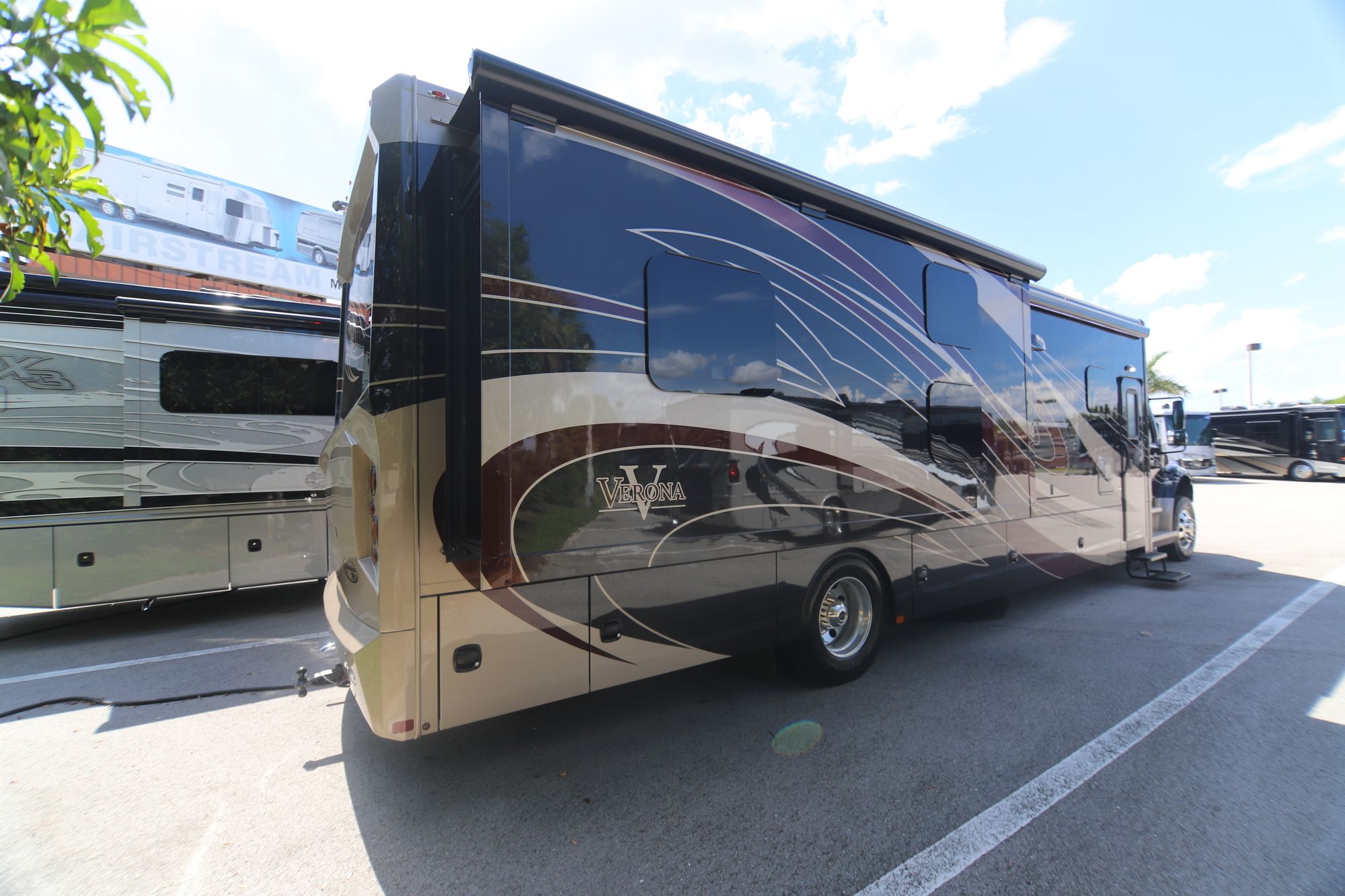 Used 2017 Renegade Rv Verona 40VBH Super C  For Sale