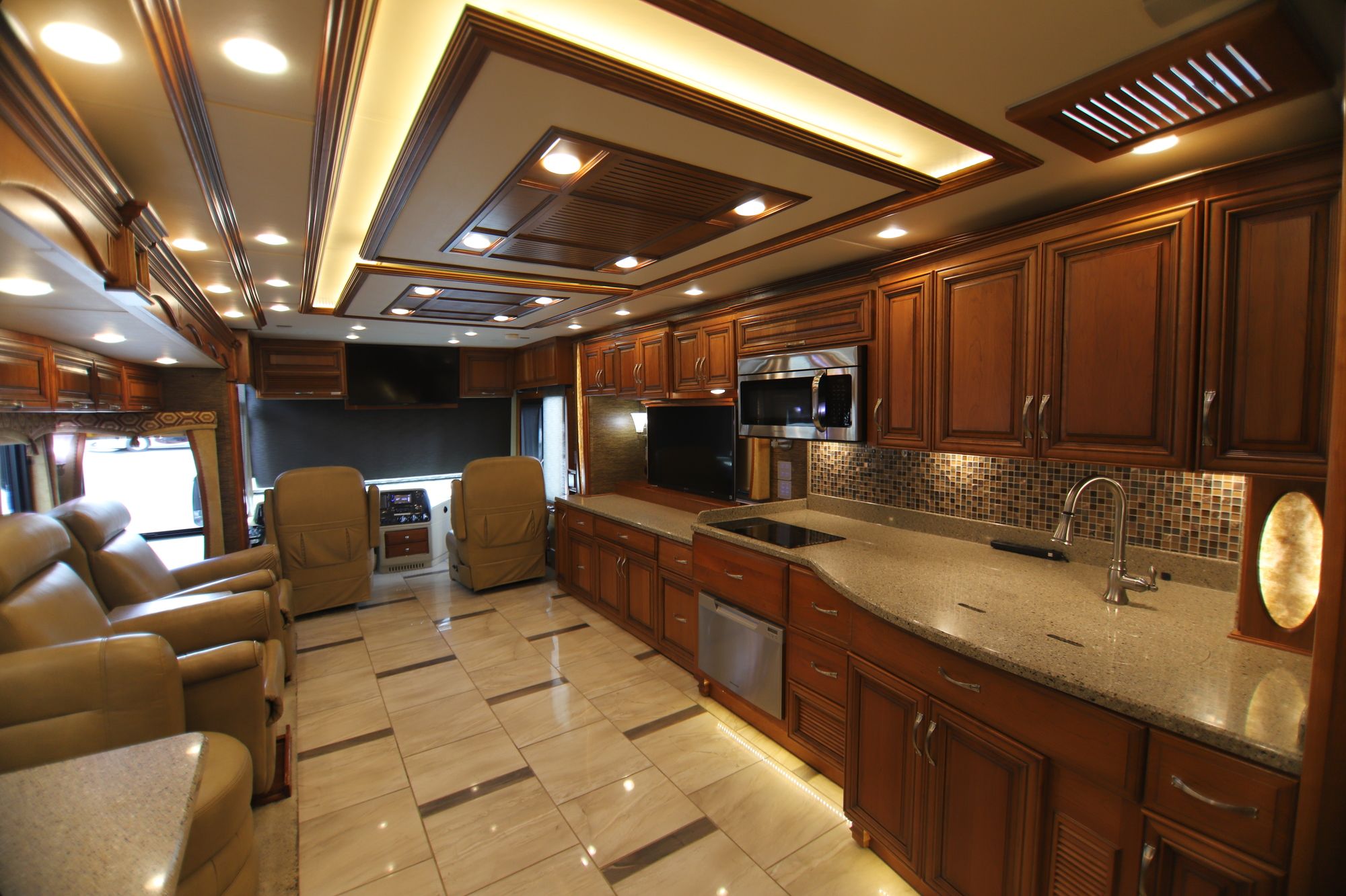 Used 2014 Newmar Mountain Aire 4369 Class A  For Sale