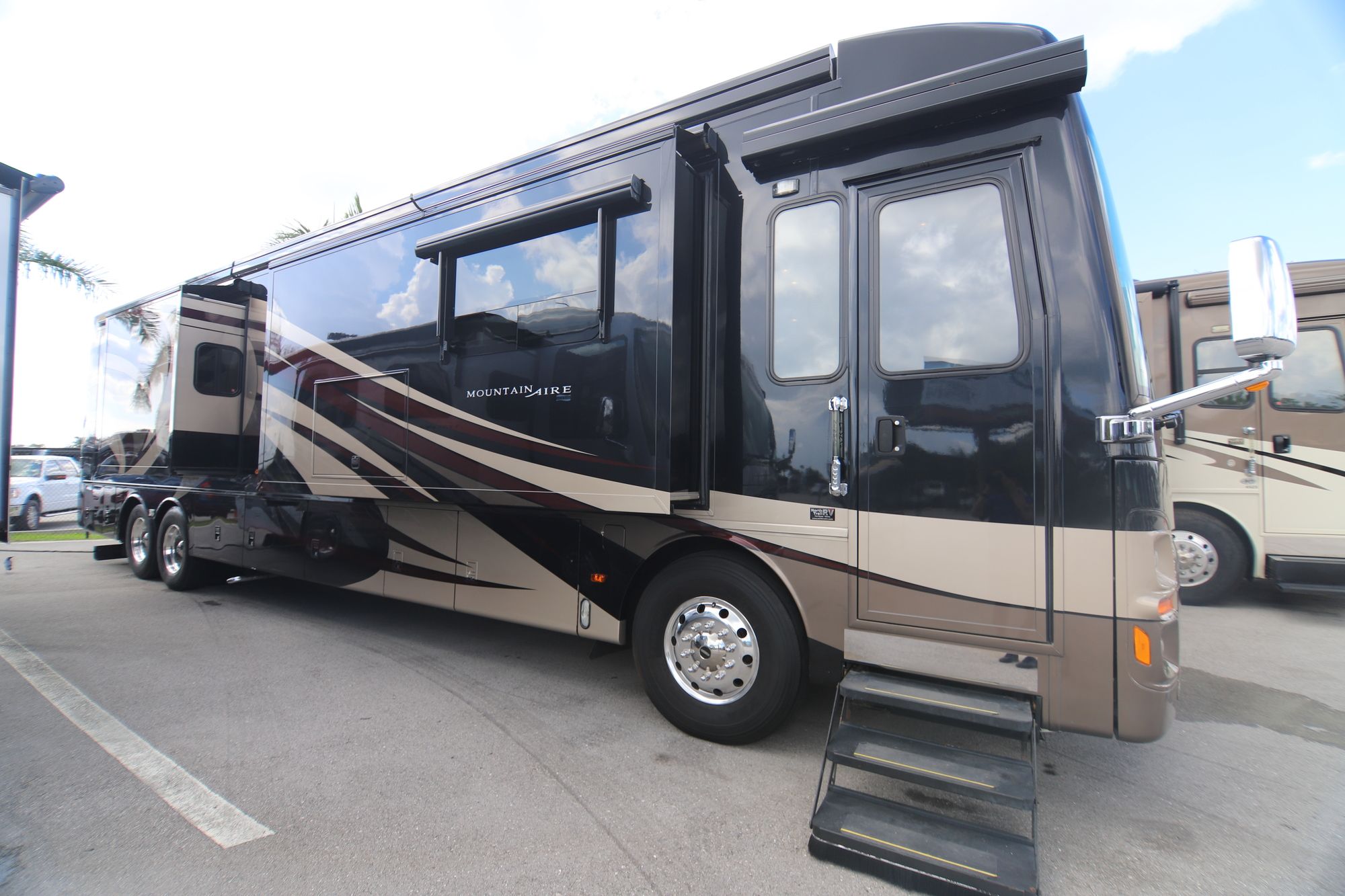 Used 2014 Newmar Mountain Aire 4369 Class A  For Sale