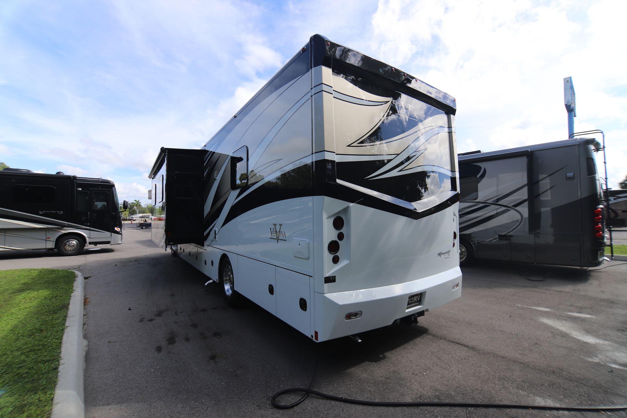 New 2019 Renegade Rv Verona 40VRB Super C  For Sale