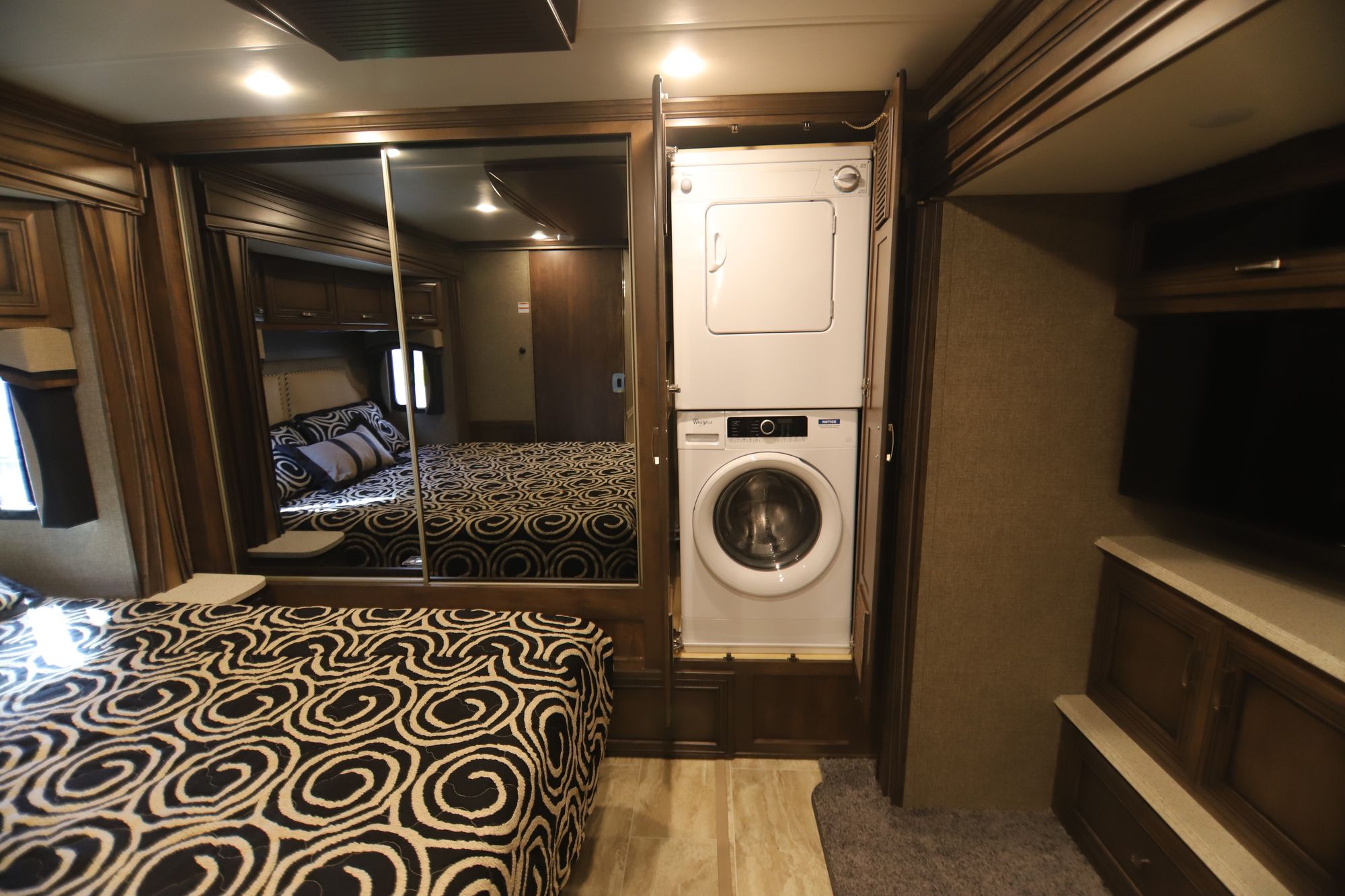 New 2019 Newmar Ventana Le BUNKS Class A  For Sale