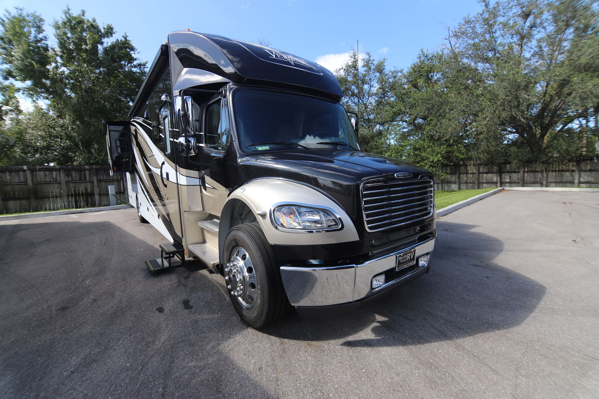New 2019 Renegade Rv Verona 40VRB Super C  For Sale