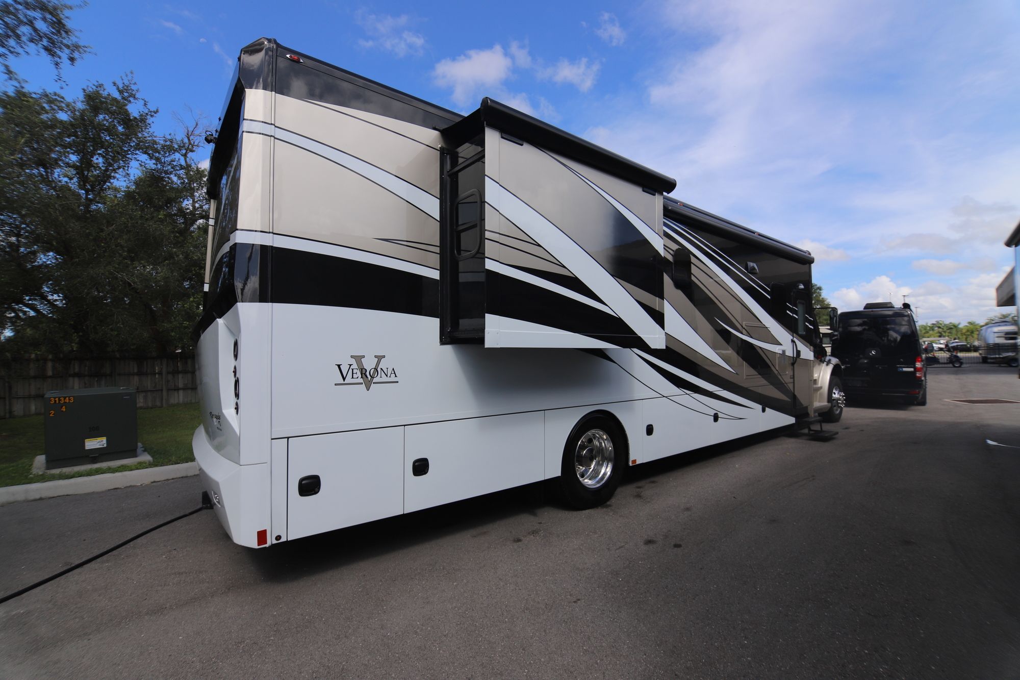 New 2019 Renegade Rv Verona 40VRB Super C  For Sale