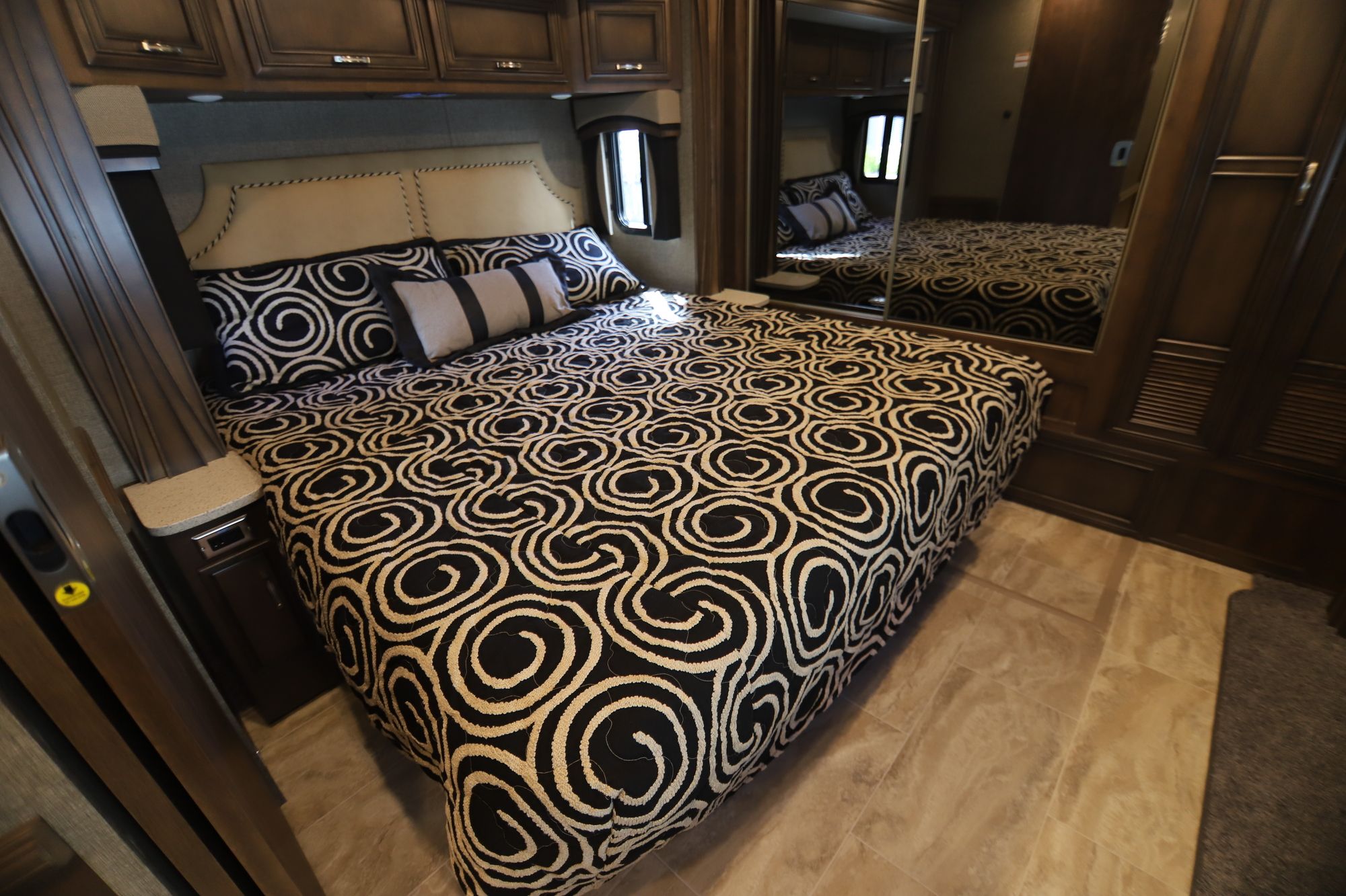 New 2019 Newmar Ventana Le BUNKS Class A  For Sale