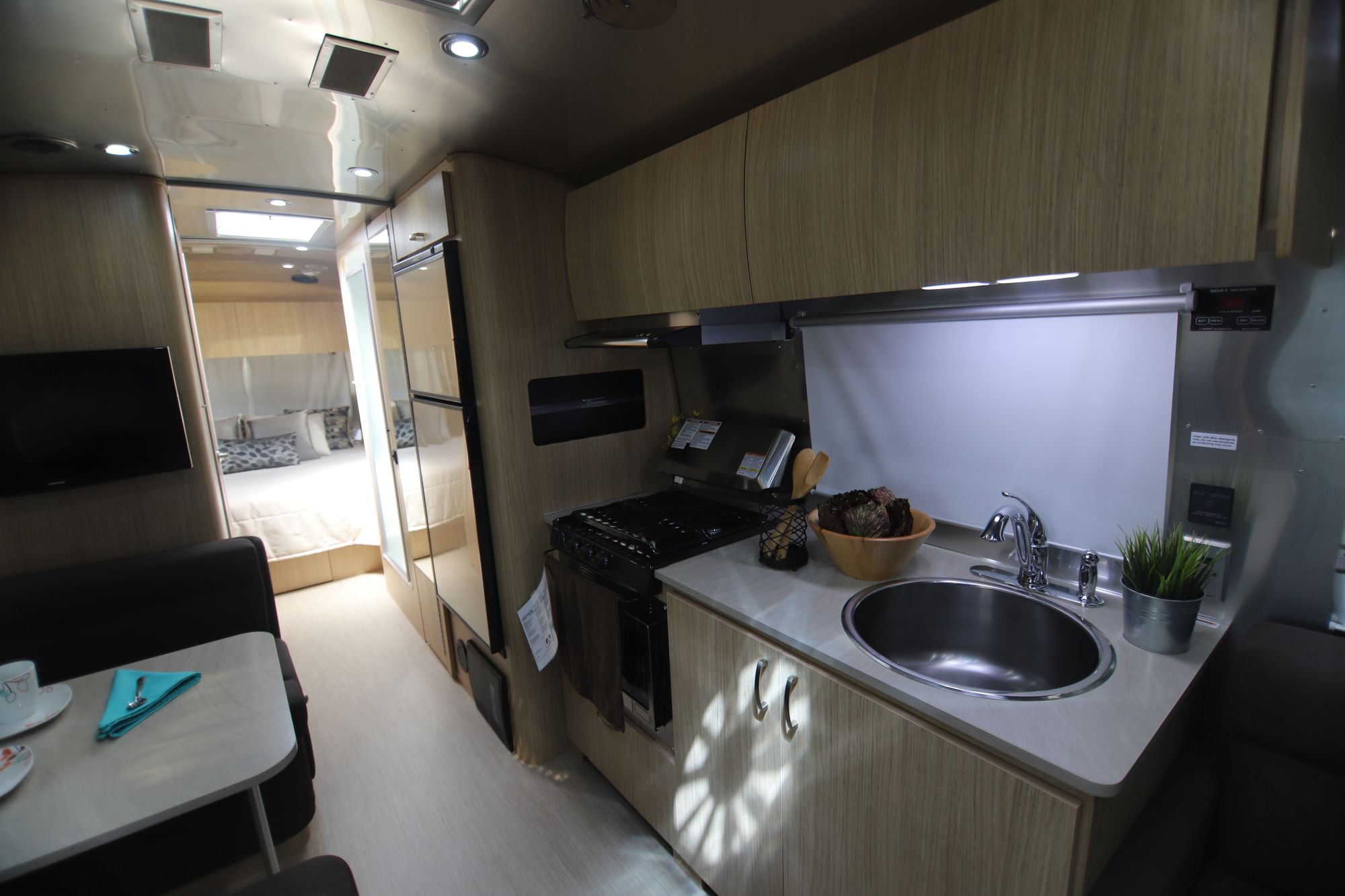 New 2019 Airstream Flying Cloud 28RB Travel Trailer  For Sale