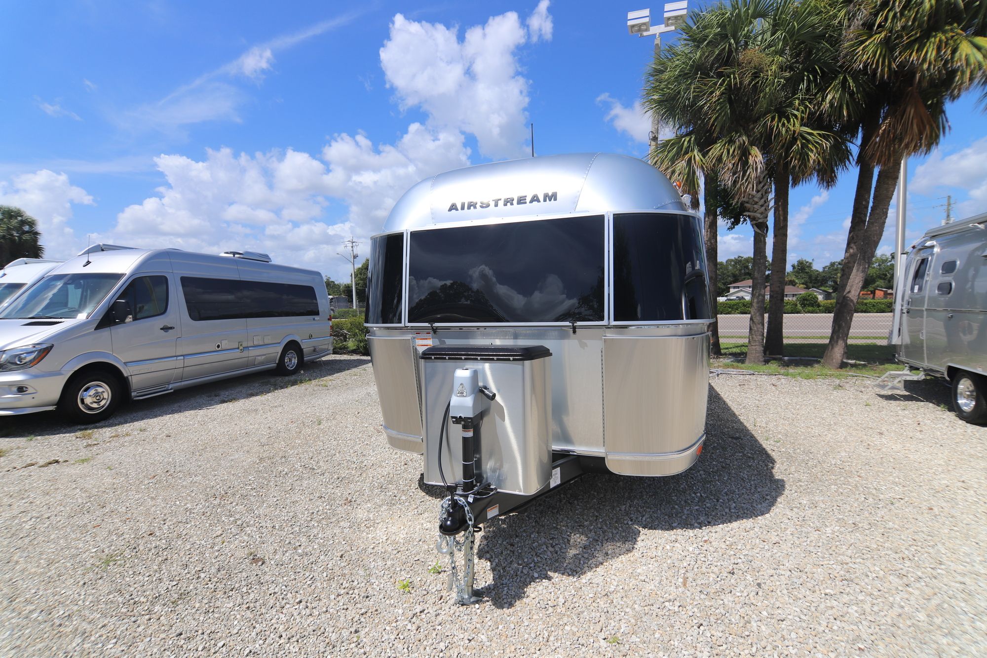 New 2019 Airstream Flying Cloud 28RB Travel Trailer  For Sale