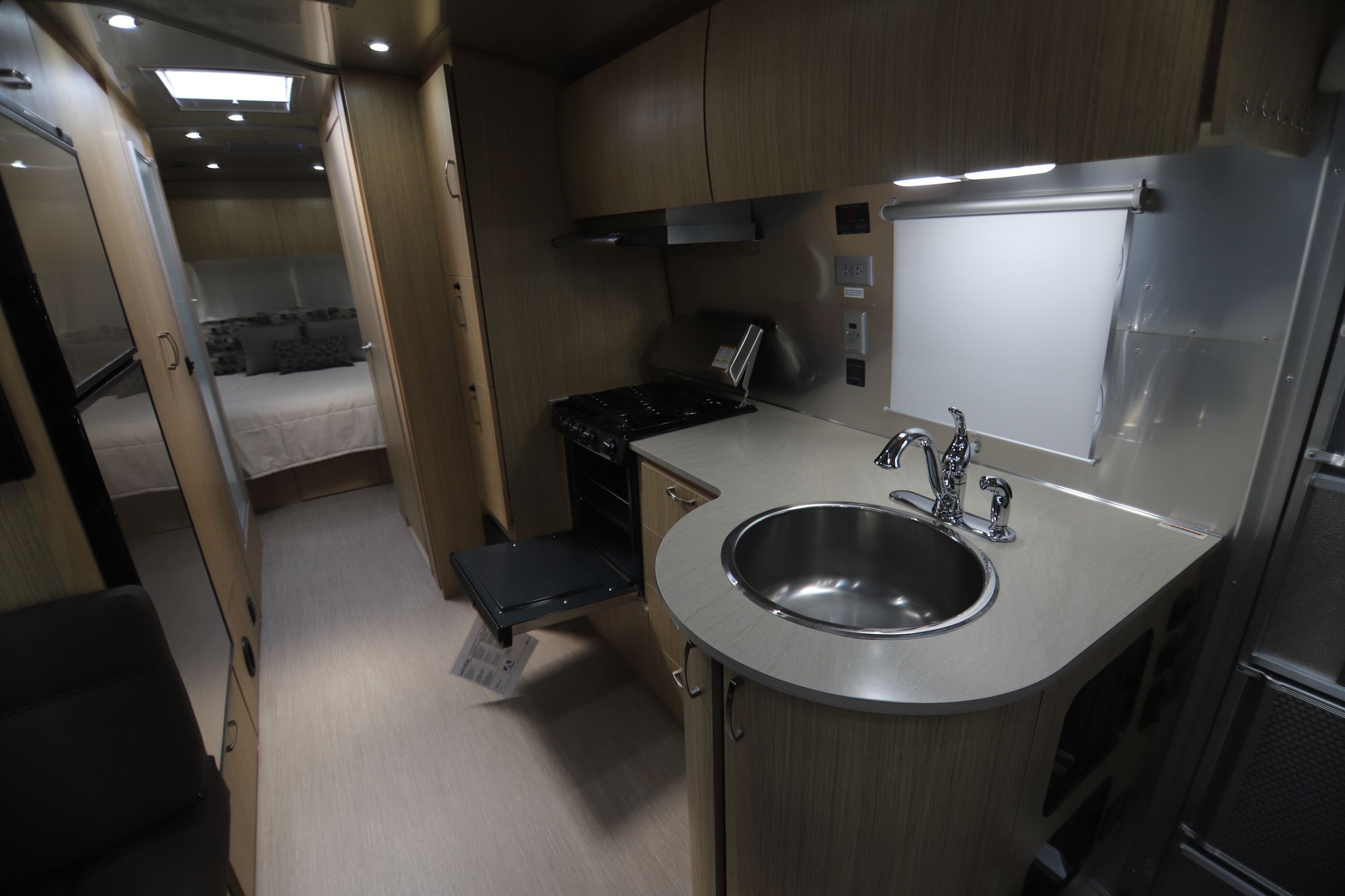 New 2019 Airstream Flying Cloud 27FB Travel Trailer  For Sale