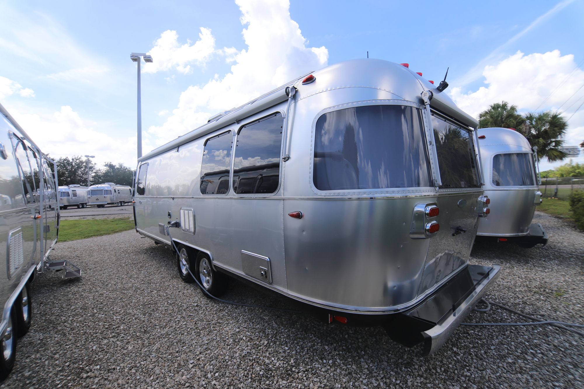 New 2019 Airstream Flying Cloud 27FB Travel Trailer  For Sale