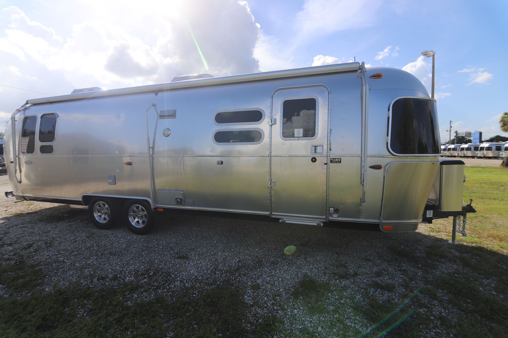 New 2019 Airstream Flying Cloud 30RB Travel Trailer  For Sale