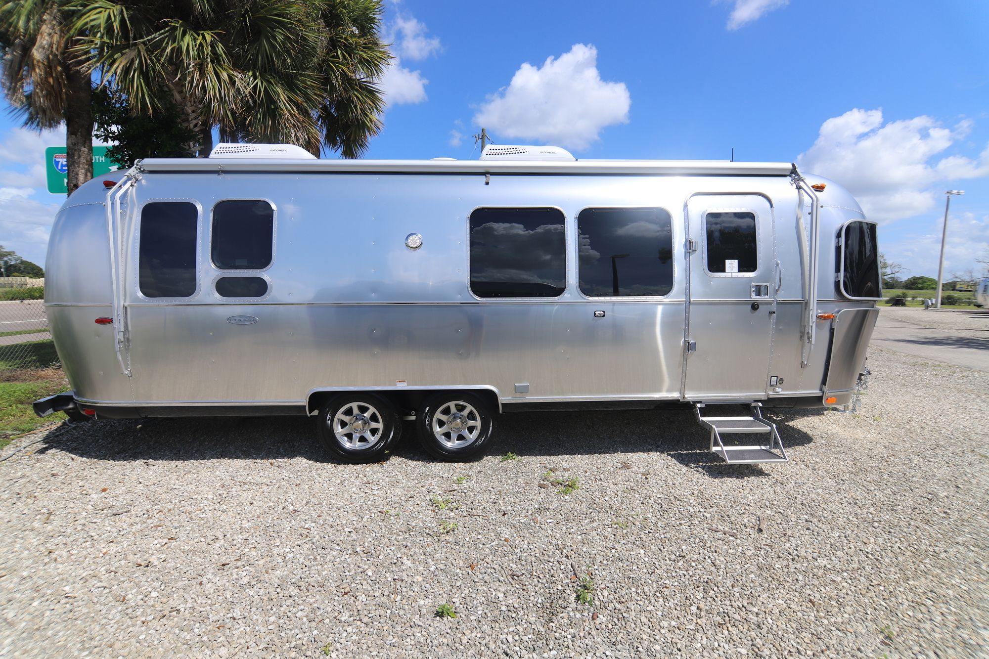 New 2019 Airstream Flying Cloud 28RB Travel Trailer  For Sale