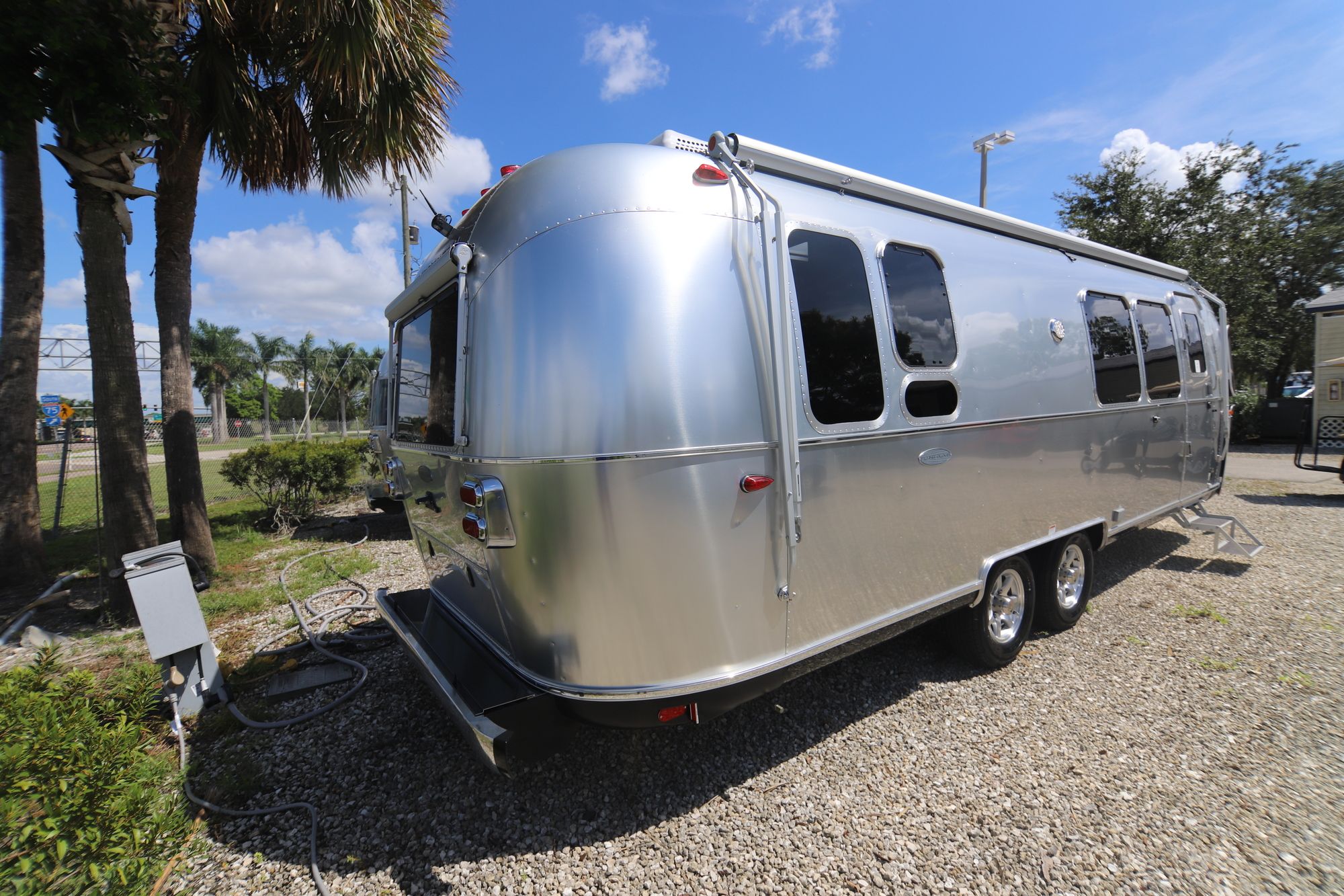 New 2019 Airstream Flying Cloud 28RB Travel Trailer  For Sale