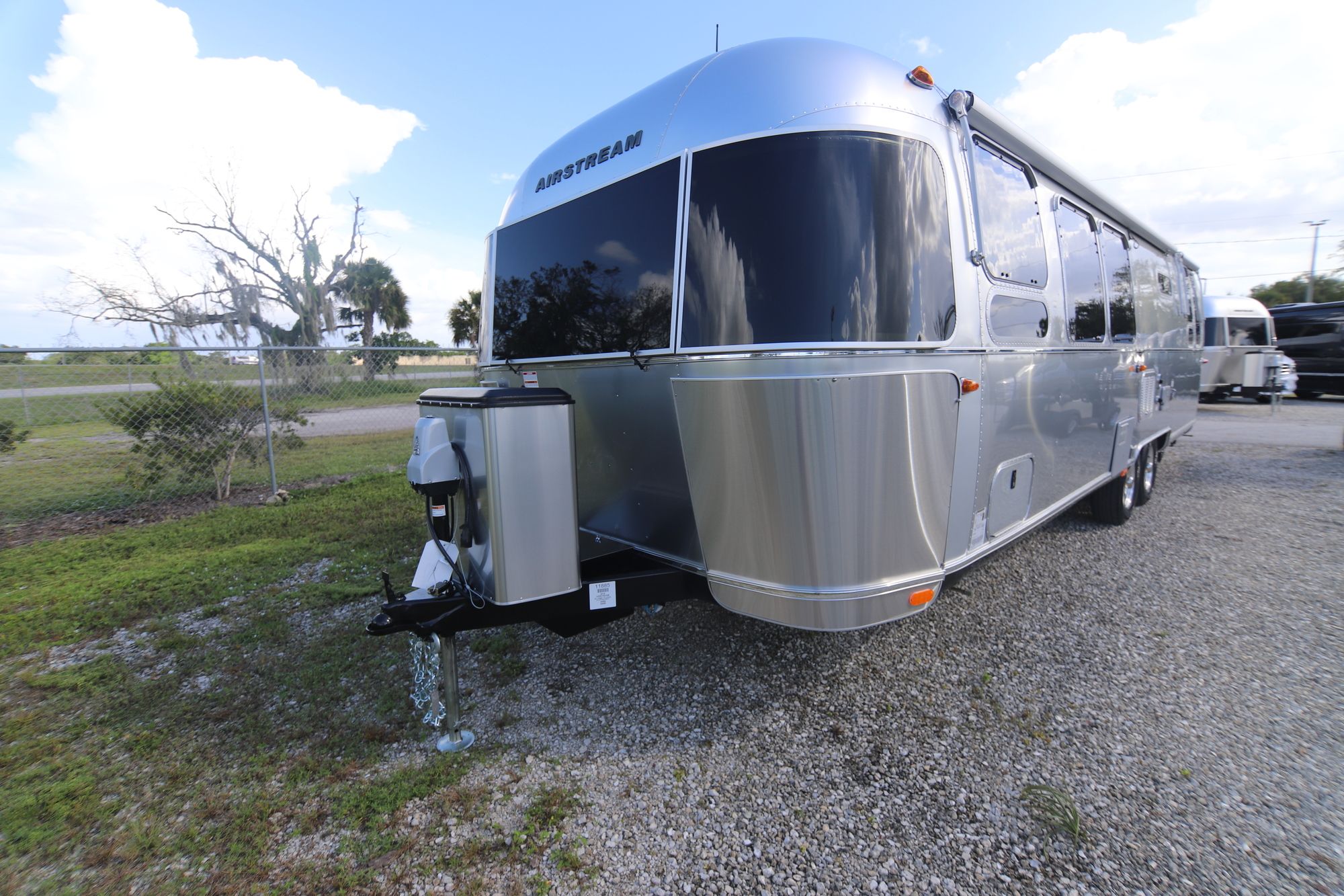 New 2019 Airstream Flying Cloud 30RB Travel Trailer  For Sale