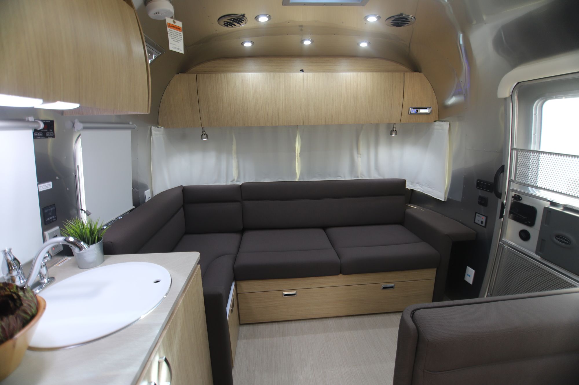 New 2019 Airstream Flying Cloud 28RB Travel Trailer  For Sale