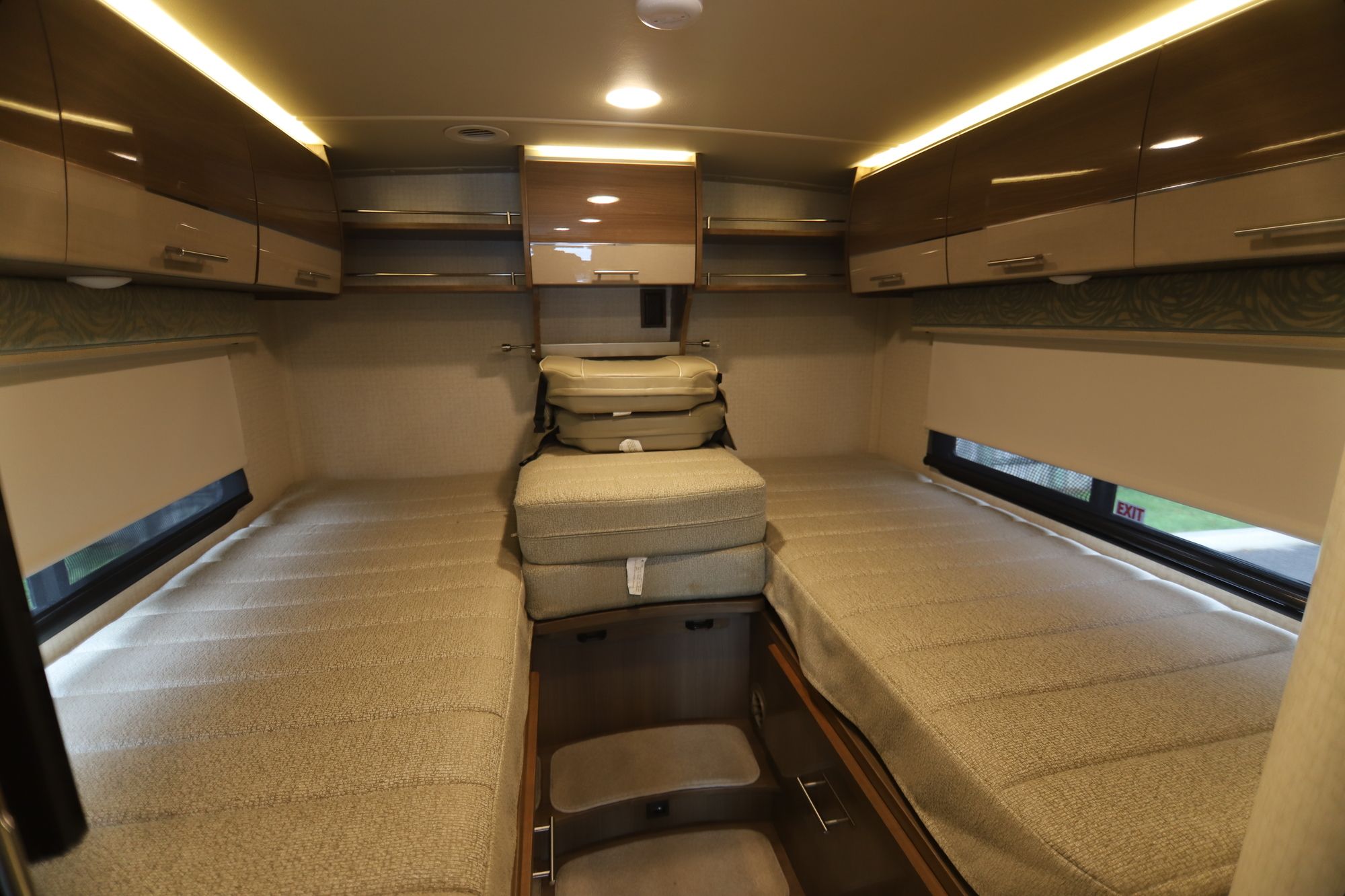 Used 2017 Winnebago Via 25T Class A  For Sale