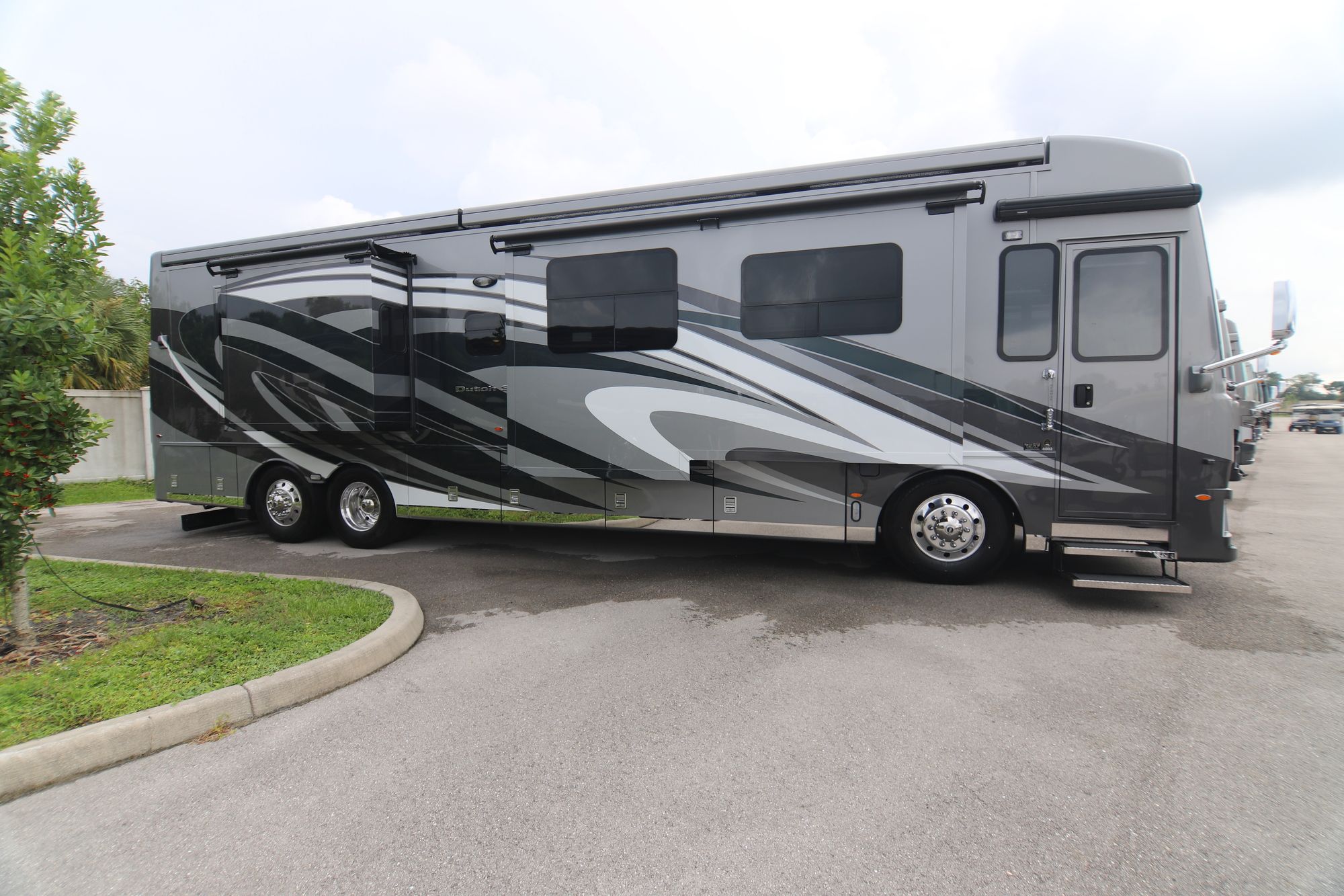 New 2019 Newmar Dutch Star 4002 Class A  For Sale