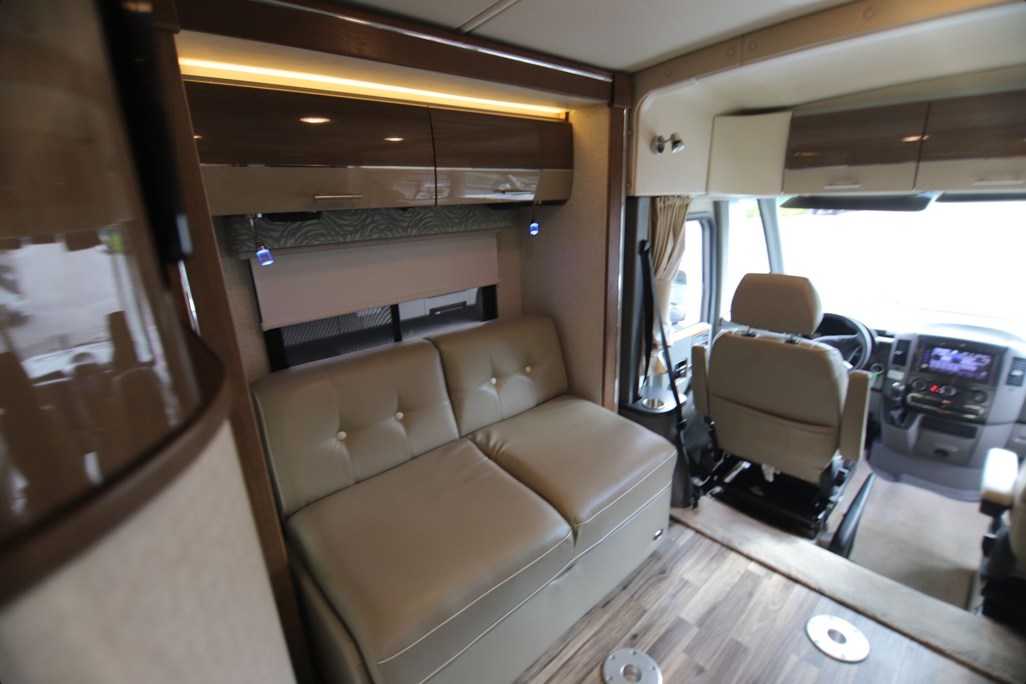 Used 2017 Winnebago Via 25T Class A  For Sale