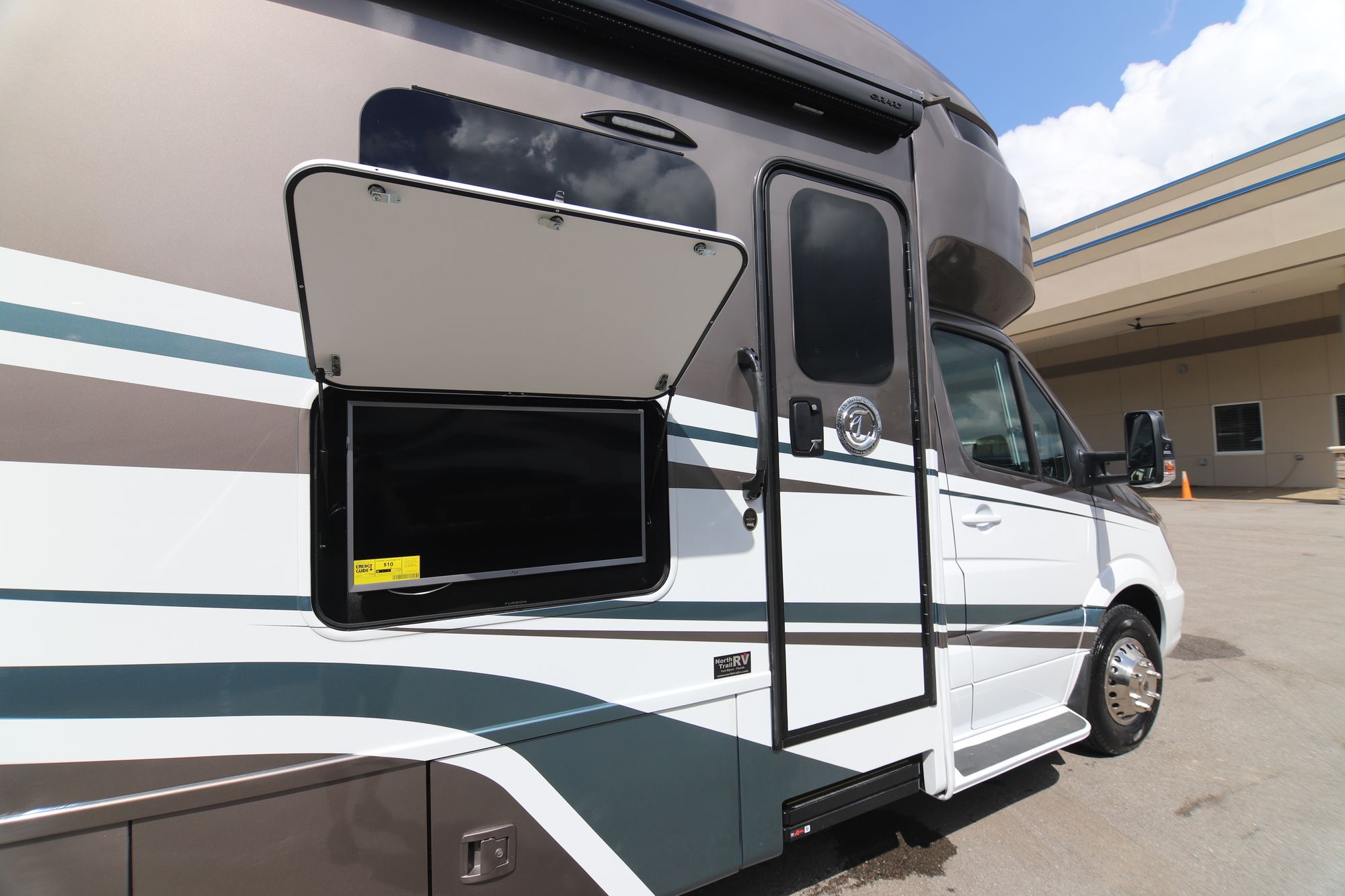 New 2019 Tiffin Motor Homes Wayfarer 24TW Class C  For Sale