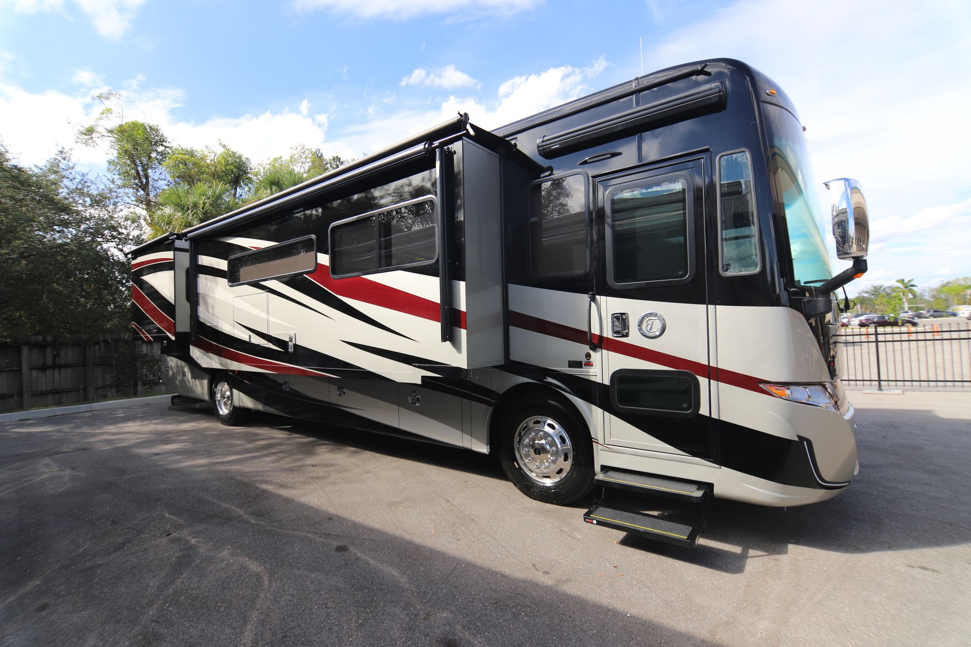 New 2019 Tiffin Motor Homes Allegro Red 37PA Class A  For Sale