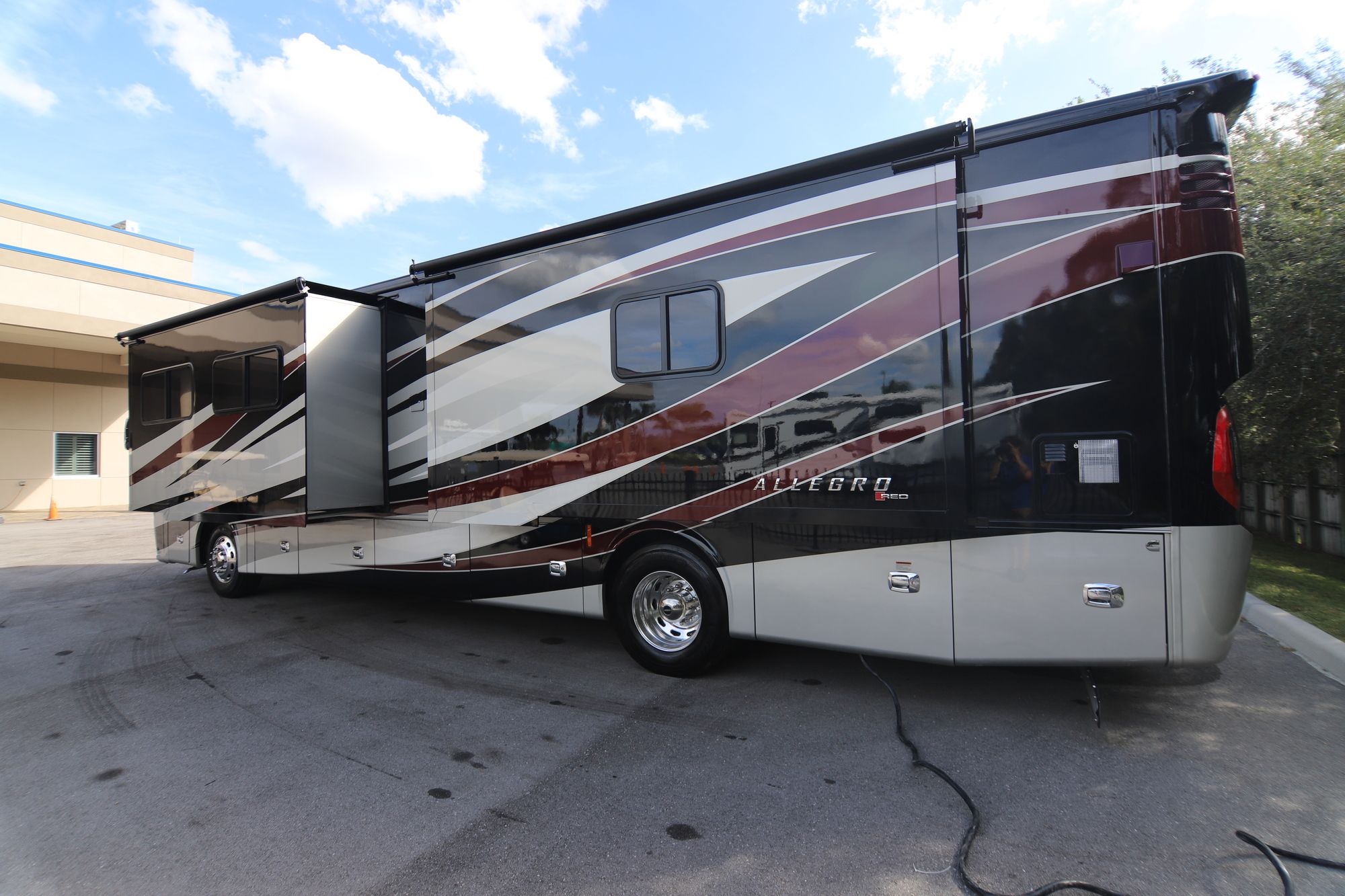 New 2019 Tiffin Motor Homes Allegro Red 37PA Class A  For Sale