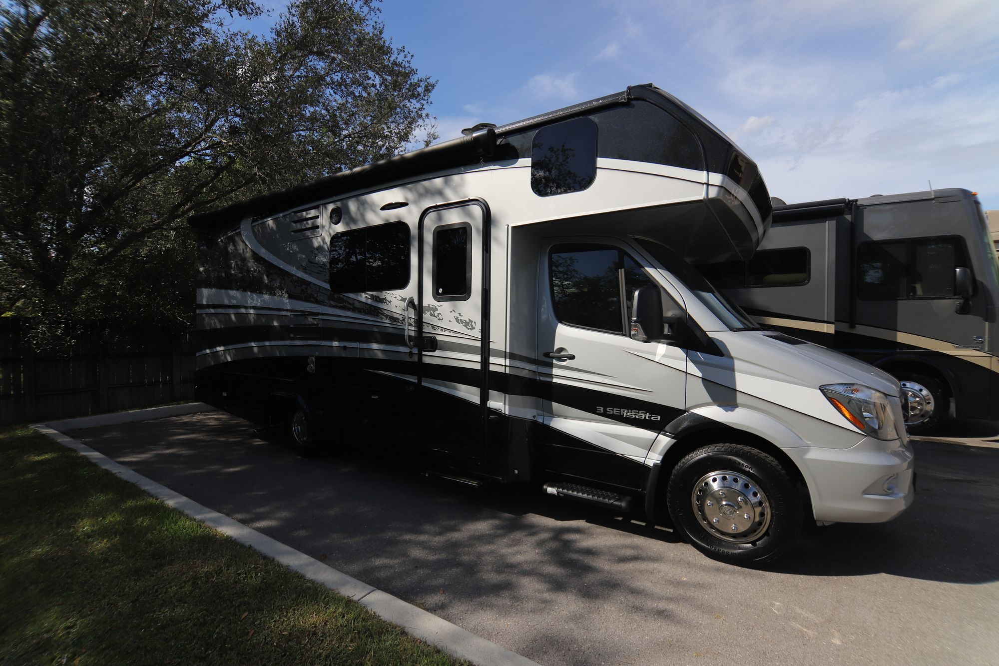 Used 2018 Dynamax Isata 3 24FWM Class C  For Sale