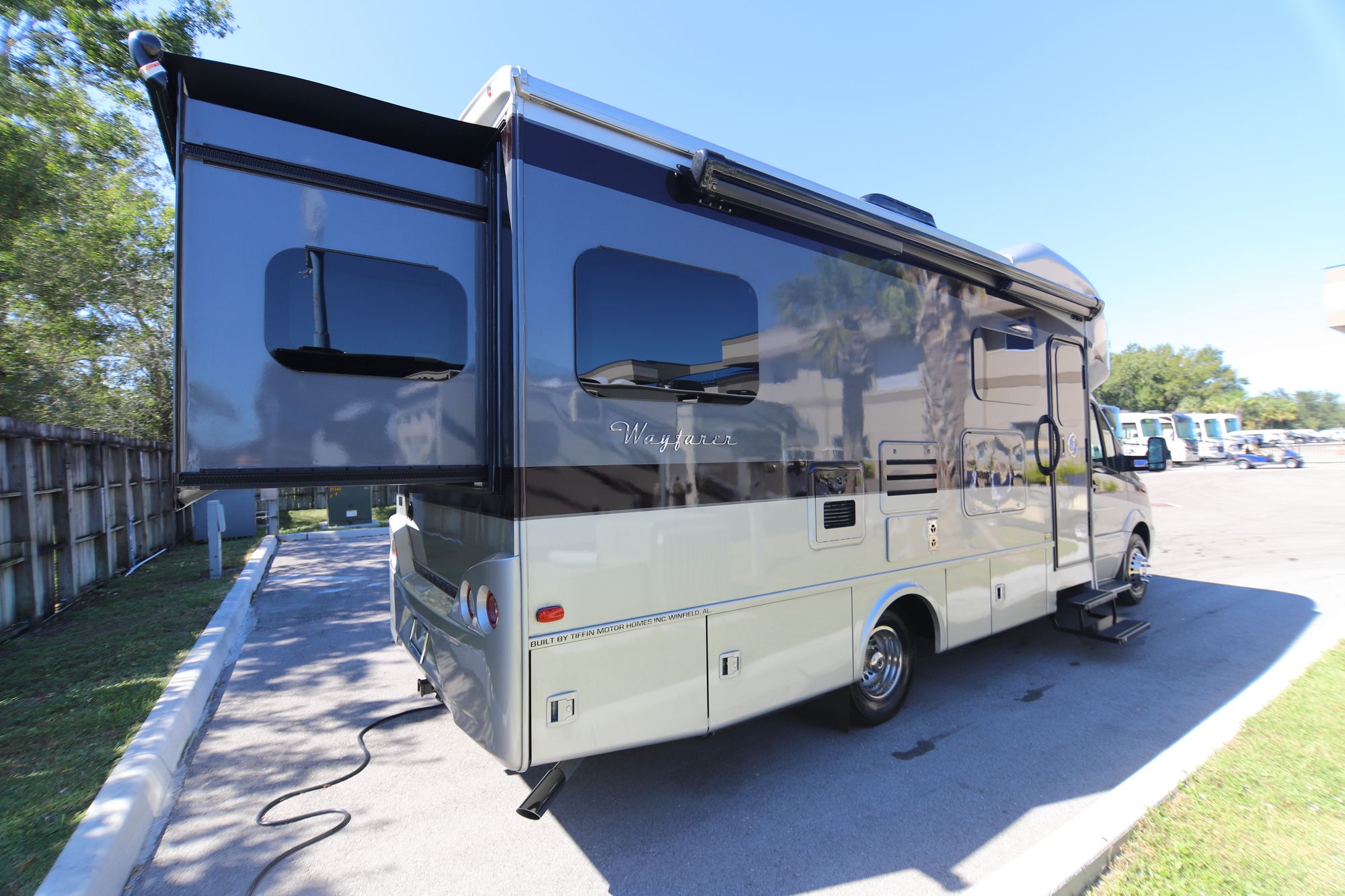 New 2019 Tiffin Motor Homes Wayfarer 25QW Class C  For Sale