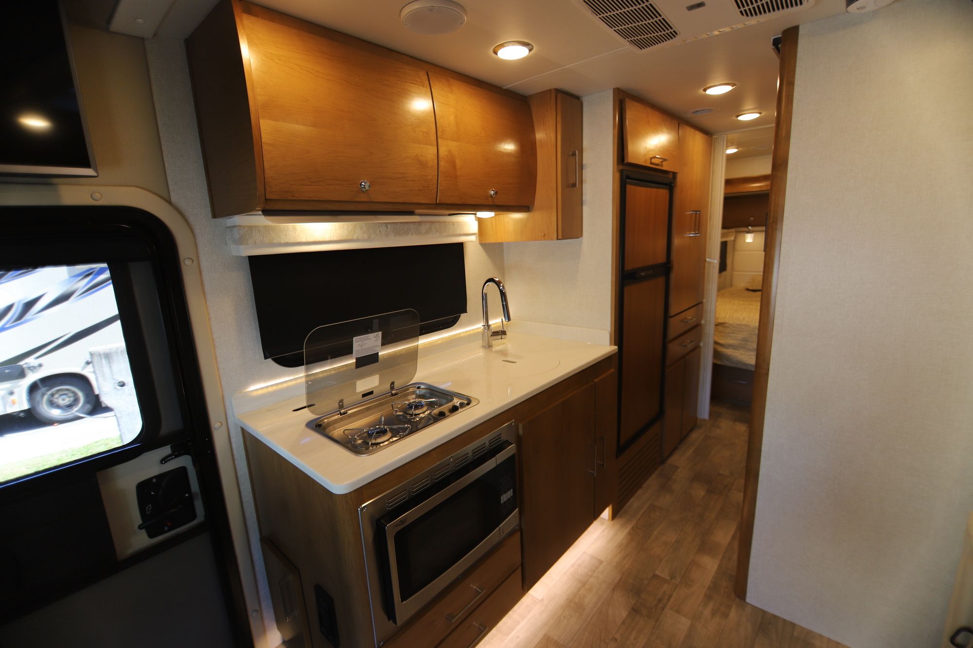 New 2019 Tiffin Motor Homes Wayfarer 25QW Class C  For Sale