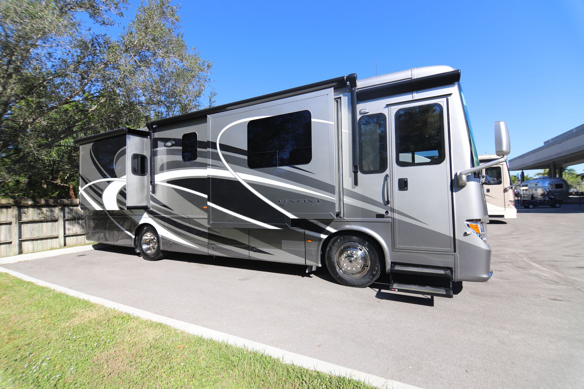 New 2019 Newmar Ventana Le 3426 Class A  For Sale