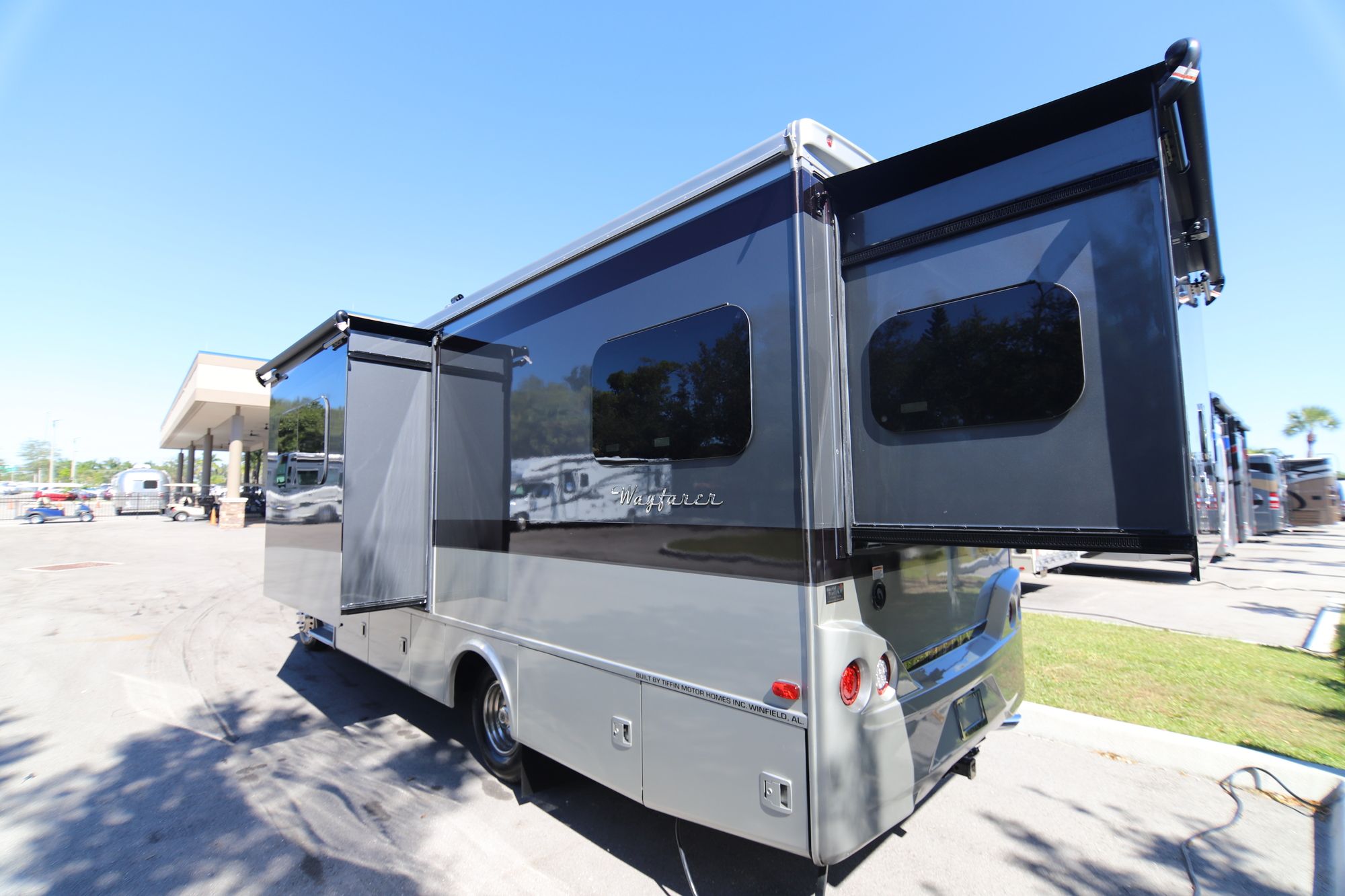 New 2019 Tiffin Motor Homes Wayfarer 25QW Class C  For Sale