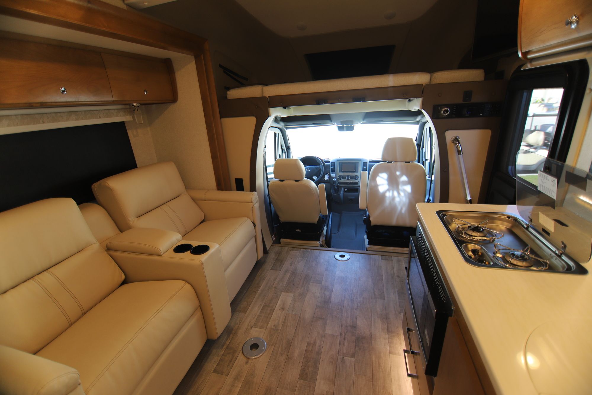 New 2019 Tiffin Motor Homes Wayfarer 25QW Class C  For Sale