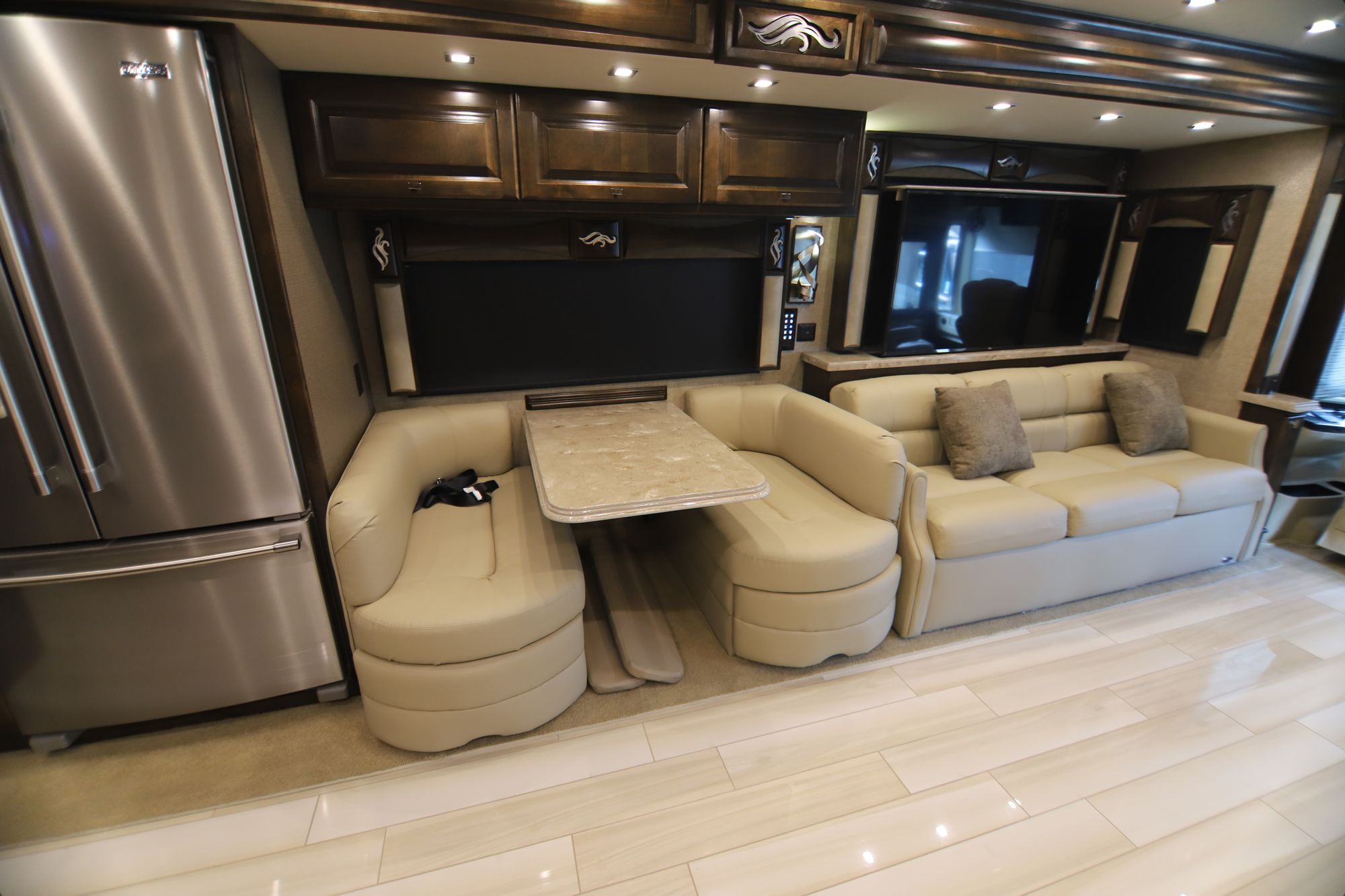 Used 2019 Tiffin Motor Homes Phaeton 40QKH Class A  For Sale