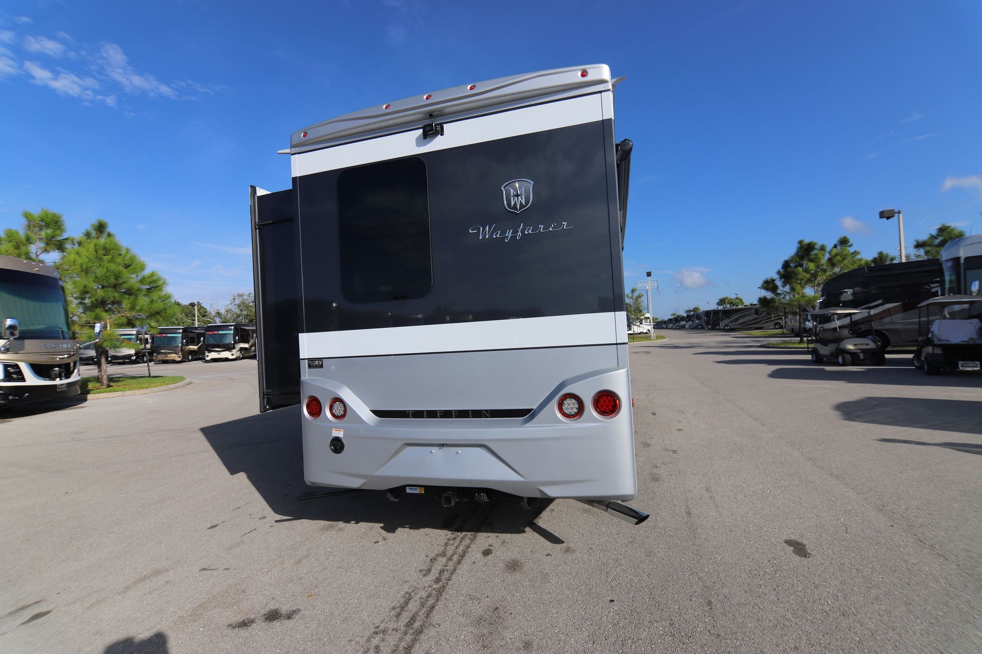 New 2019 Tiffin Motor Homes Wayfarer 24FW Class C  For Sale