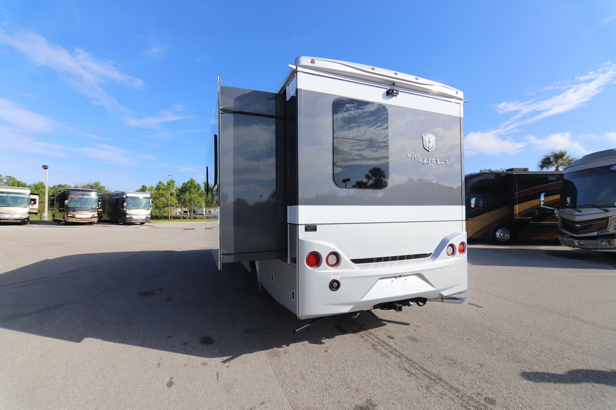 New 2019 Tiffin Motor Homes Wayfarer 24FW Class C  For Sale