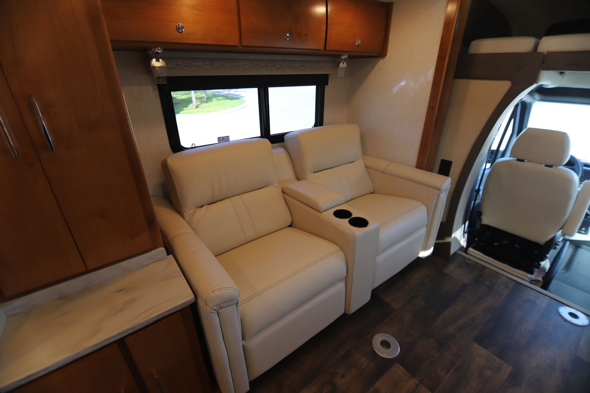 New 2019 Tiffin Motor Homes Wayfarer 24FW Class C  For Sale