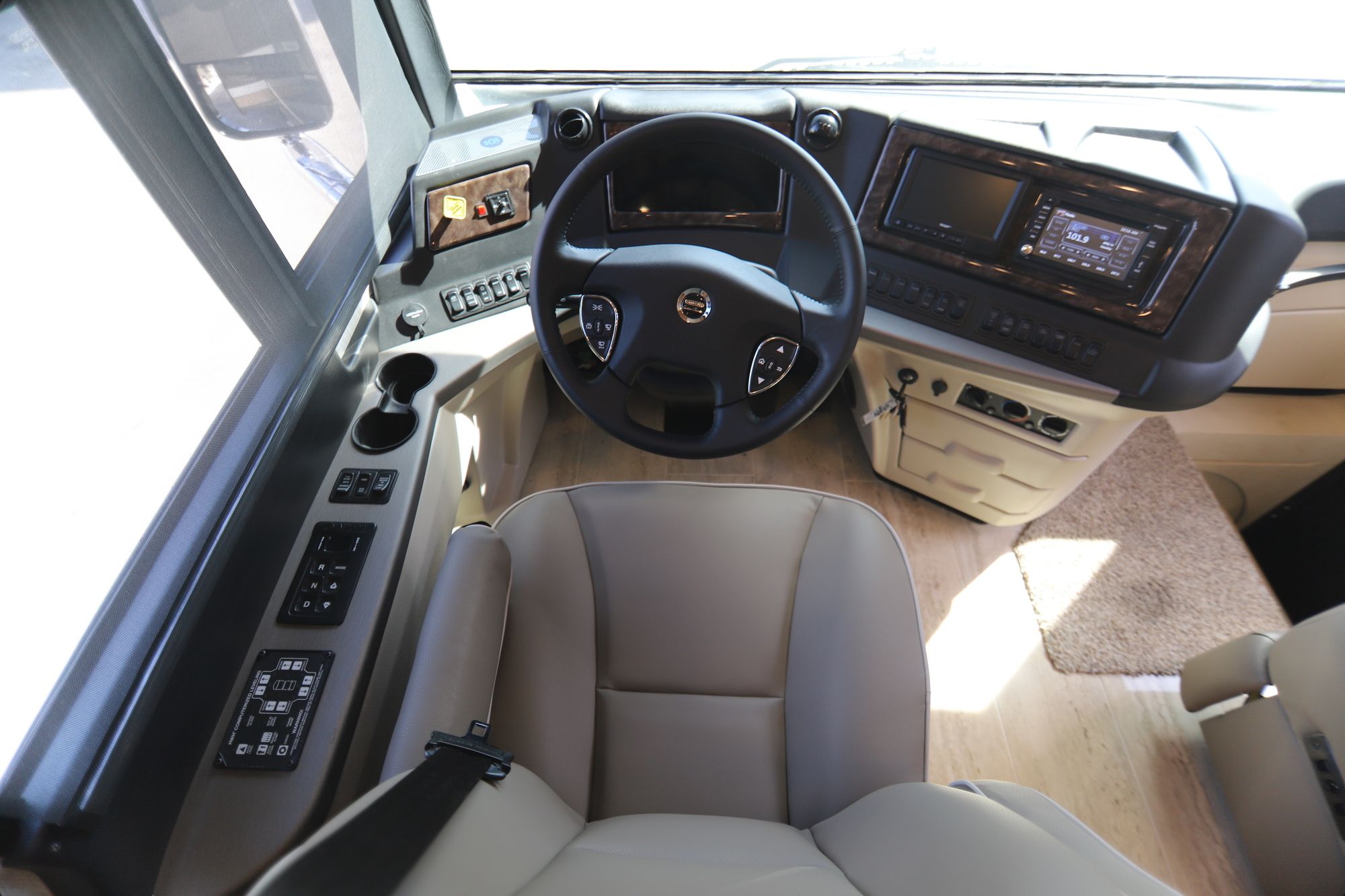 New 2019 Newmar Dutch Star 4018 Class A  For Sale