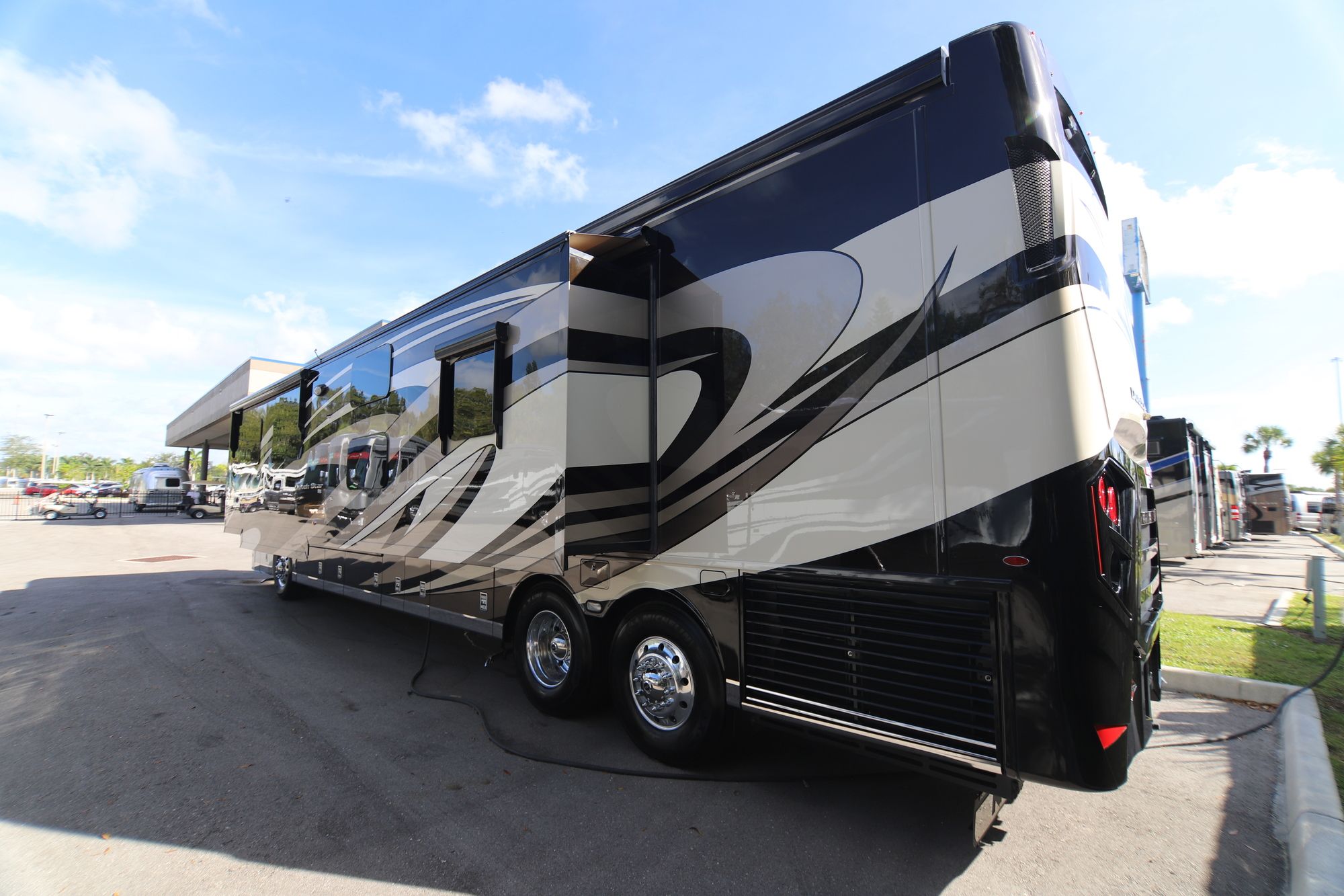 New 2019 Newmar Dutch Star 4326 Class A  For Sale