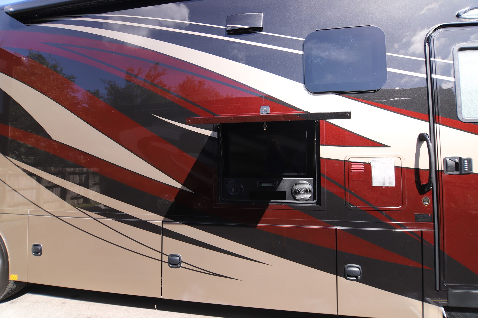 New 2019 Renegade Rv Verona 36VSB Super C  For Sale