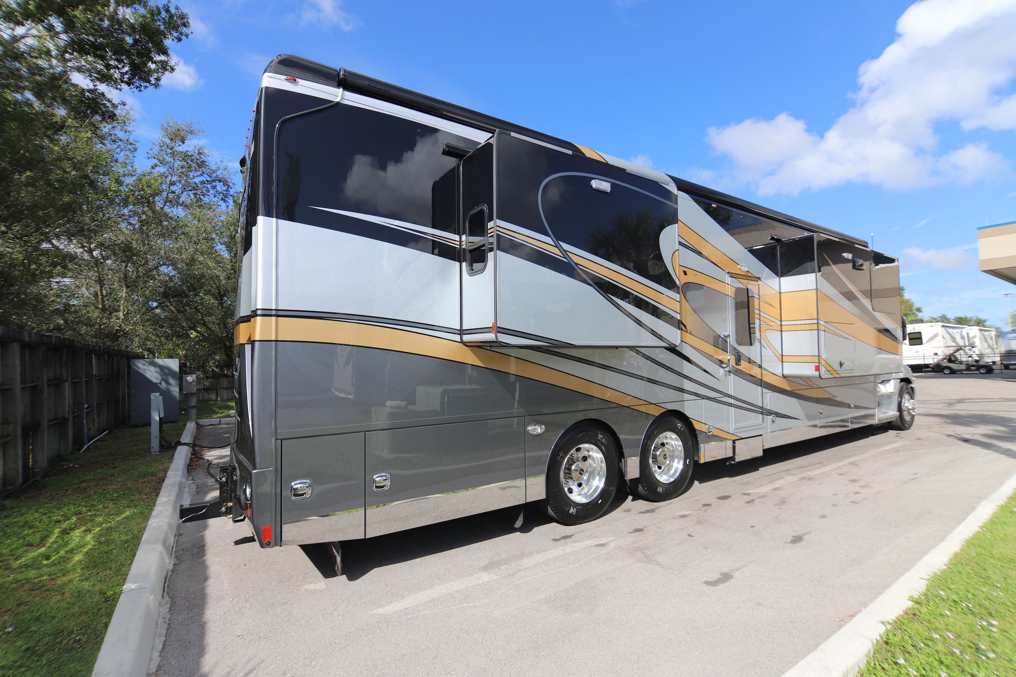 New 2019 Renegade Rv Ikon i4534RX Super C  For Sale