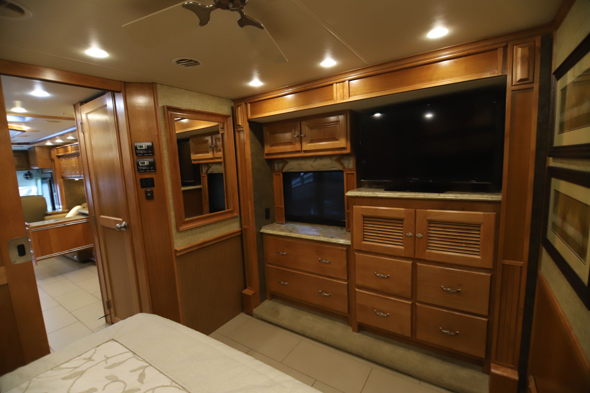Used 2014 Tiffin Motor Homes Phaeton 40QBH Class A  For Sale